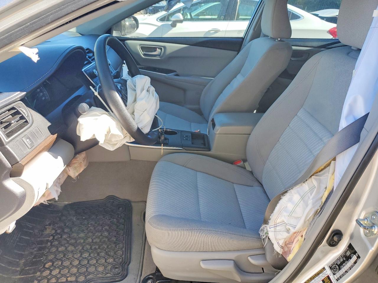 2015 Toyota Camry Le Silver vin: 4T1BF1FK8FU993296