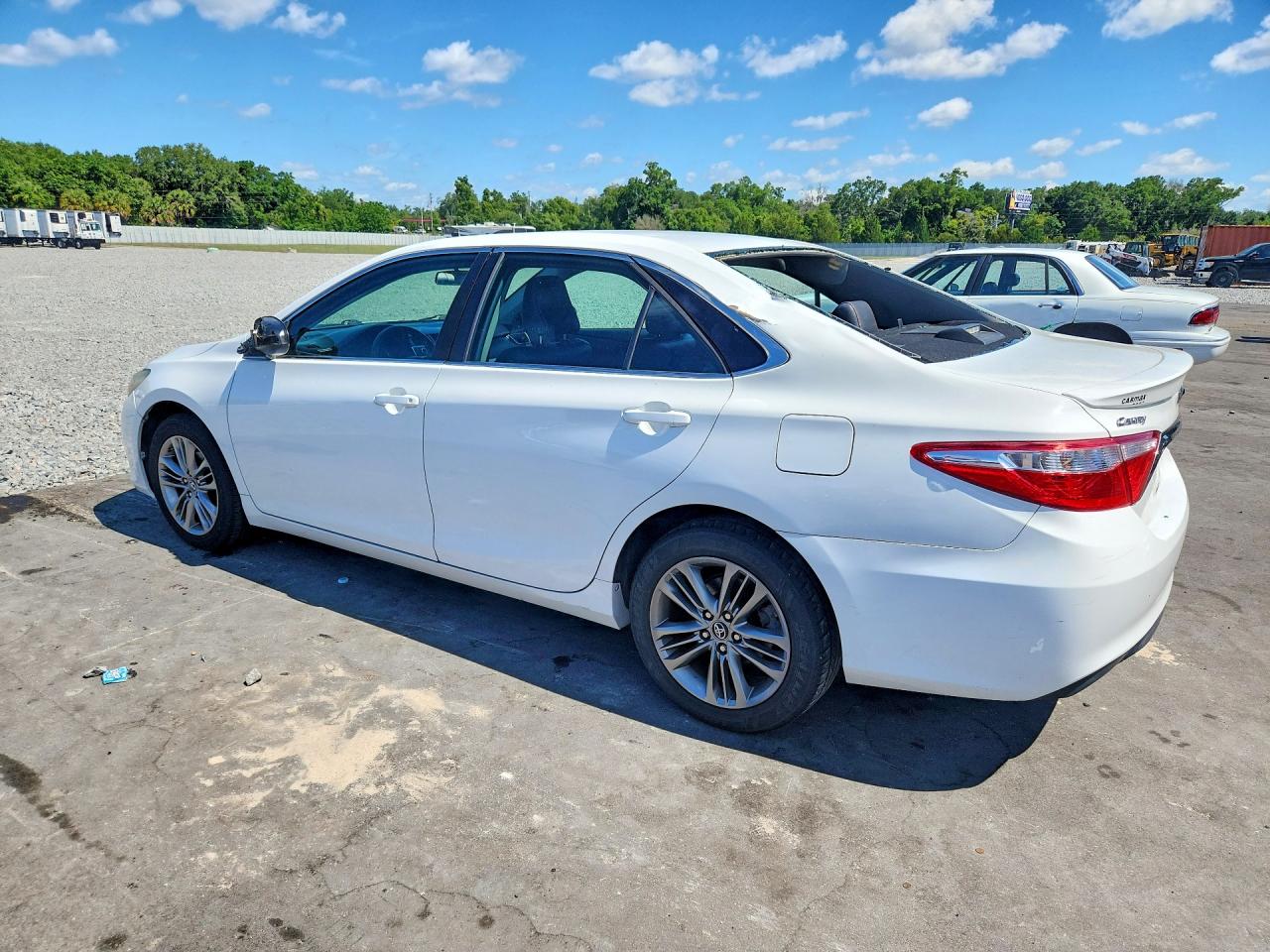 2016 Toyota Camry Se White vin: 4T1BF1FK8GU587391