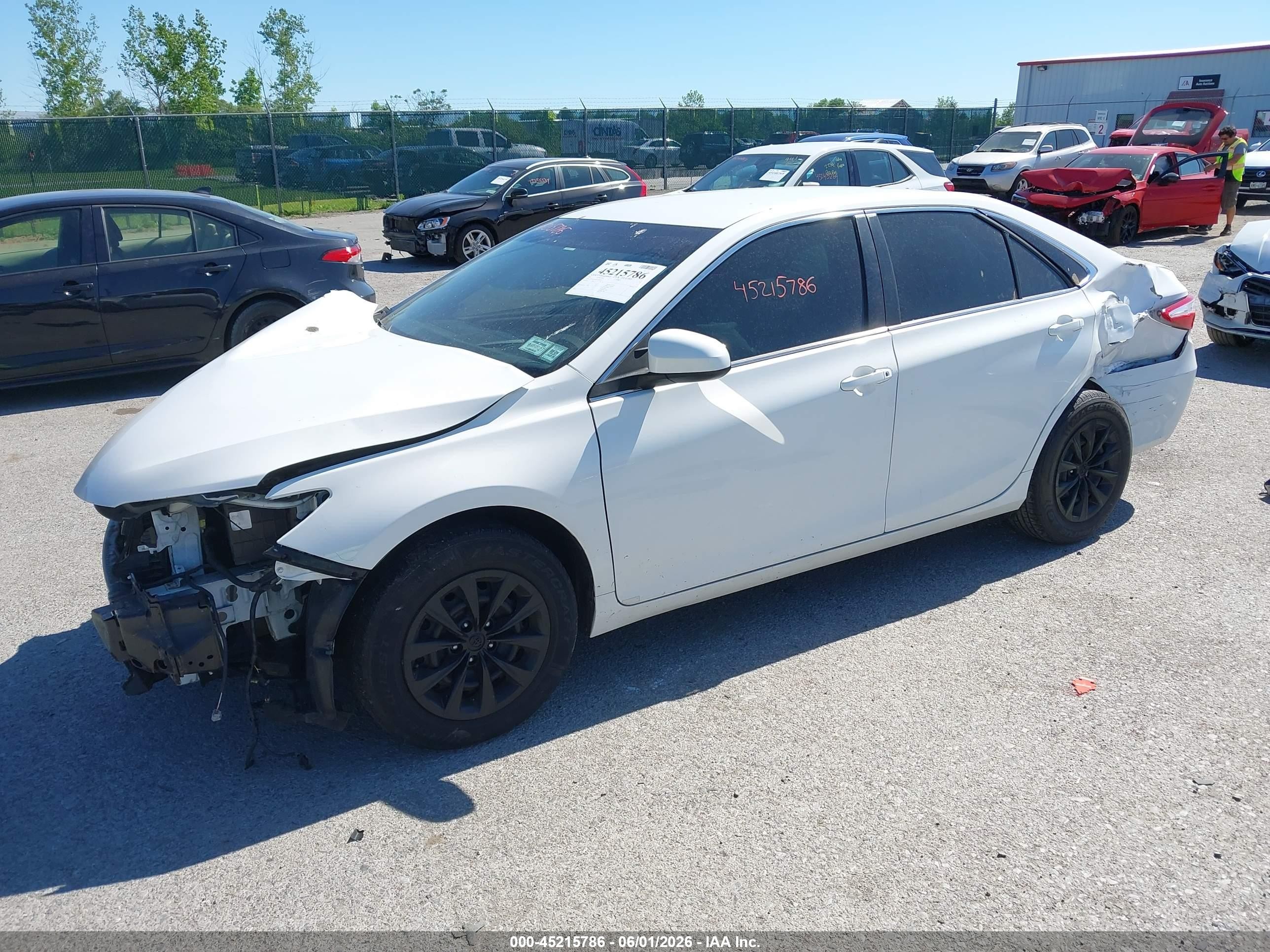 2017 Toyota Camry Le Белый vin: 4T1BF1FK8HU305476