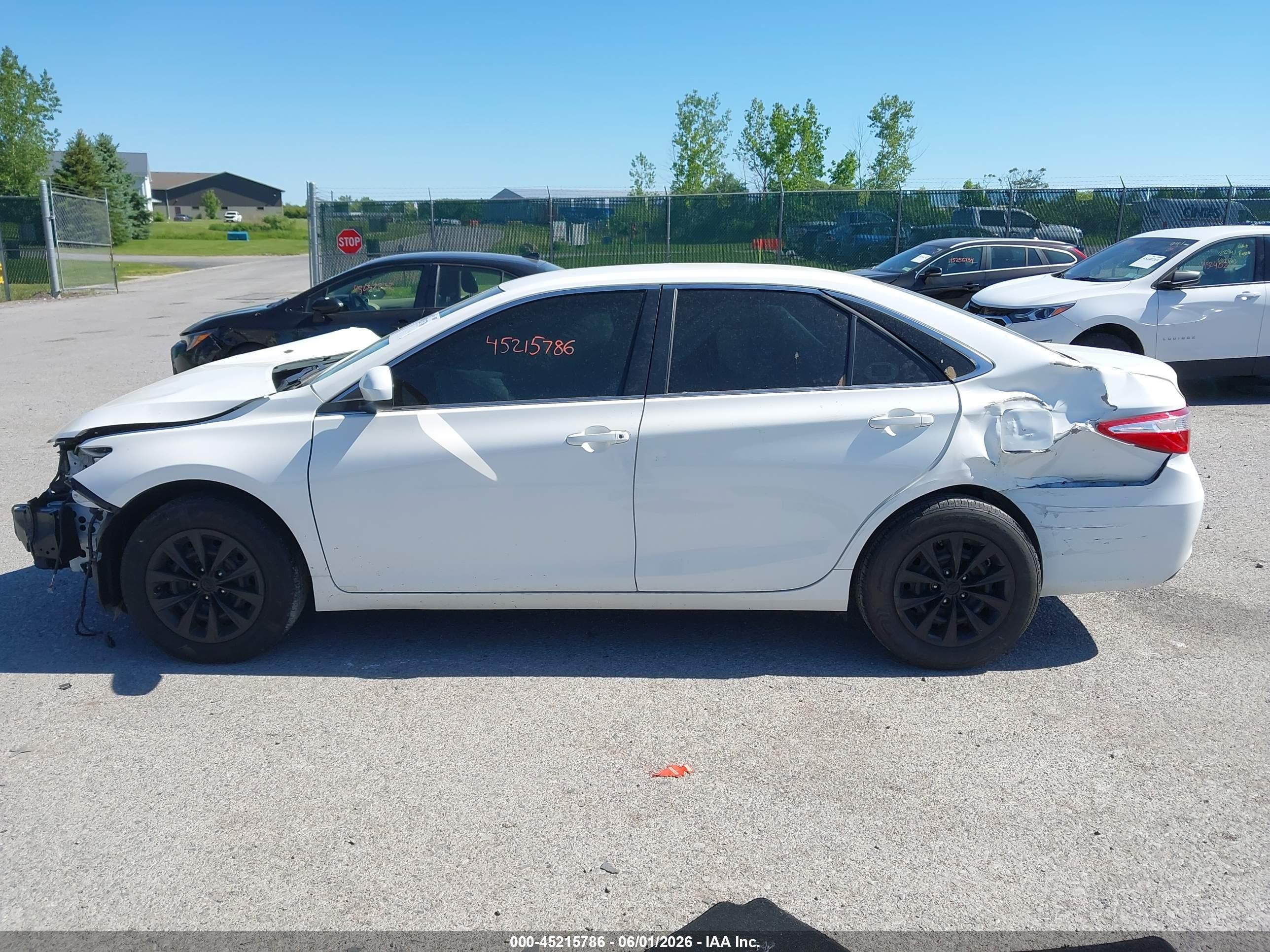 2017 Toyota Camry Le Белый vin: 4T1BF1FK8HU305476