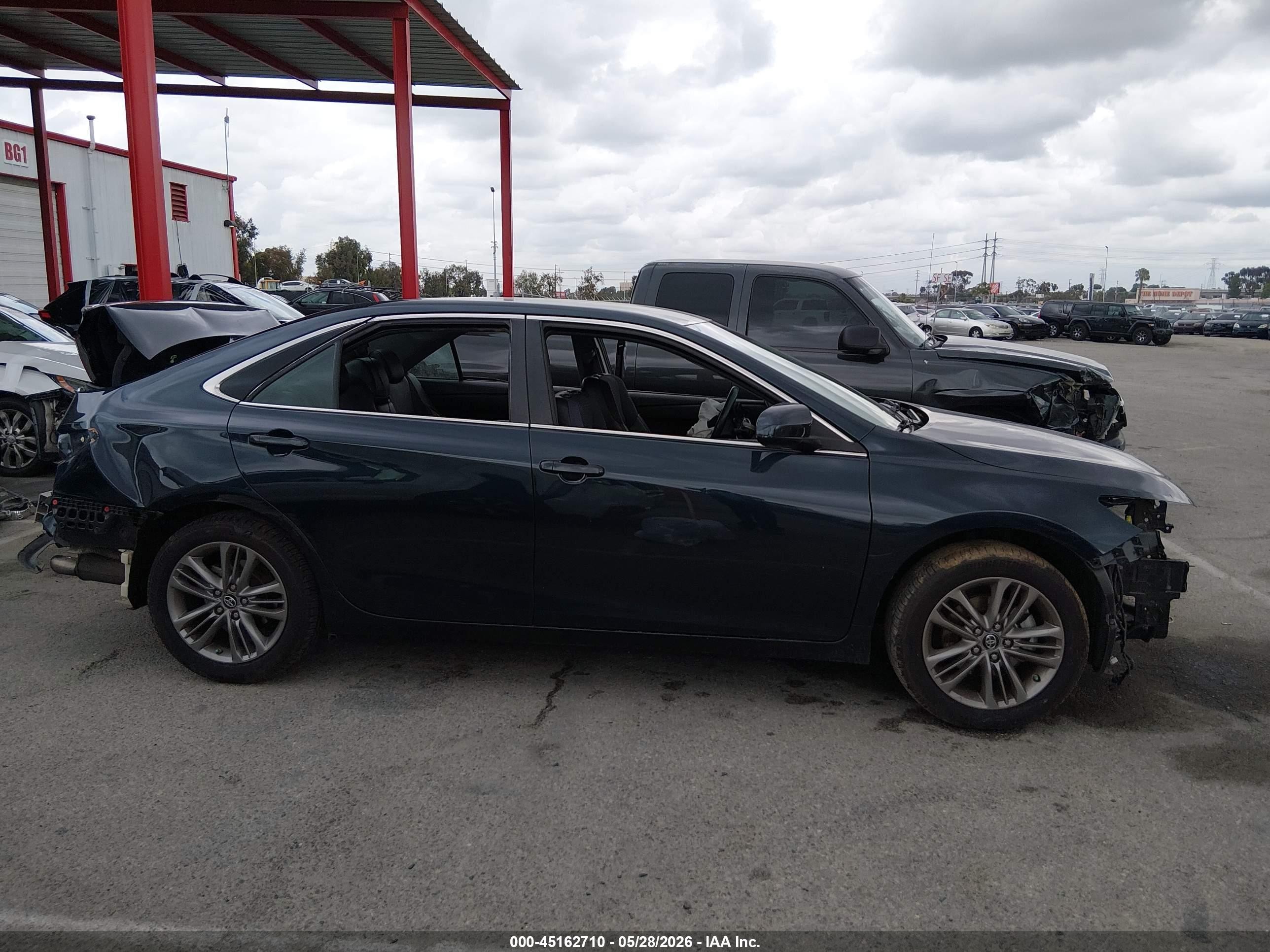 2017 Toyota Camry Se Серый vin: 4T1BF1FK8HU320771