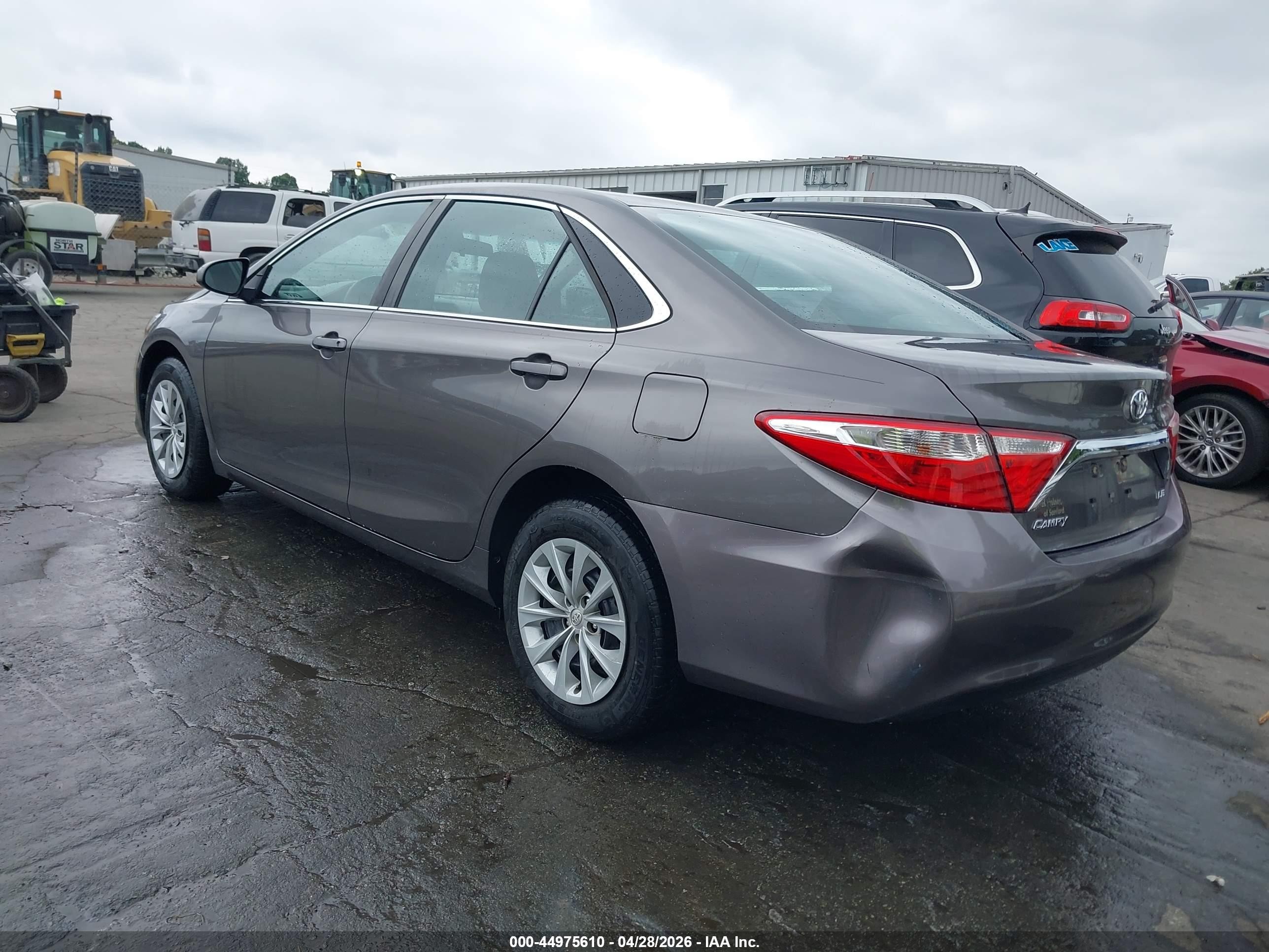 2017 Toyota Camry Le Серый vin: 4T1BF1FK8HU355052