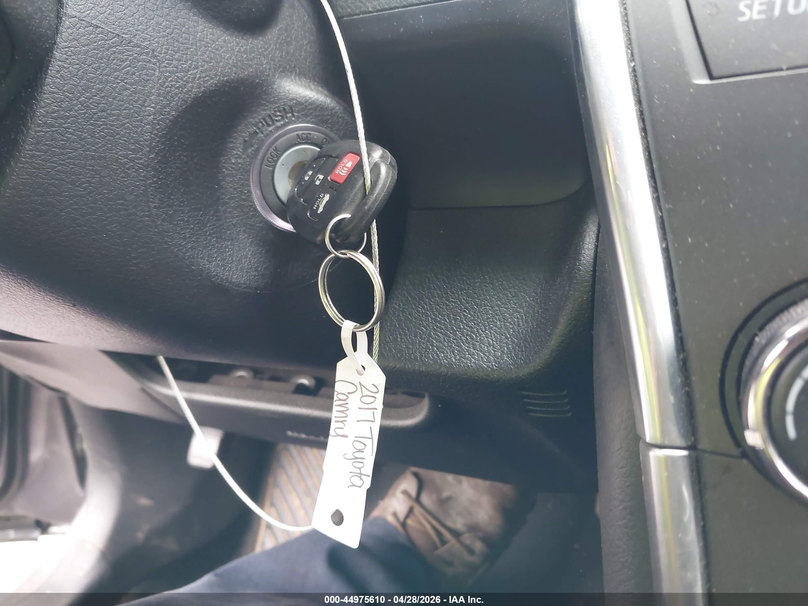 2017 Toyota Camry Le Серый vin: 4T1BF1FK8HU355052