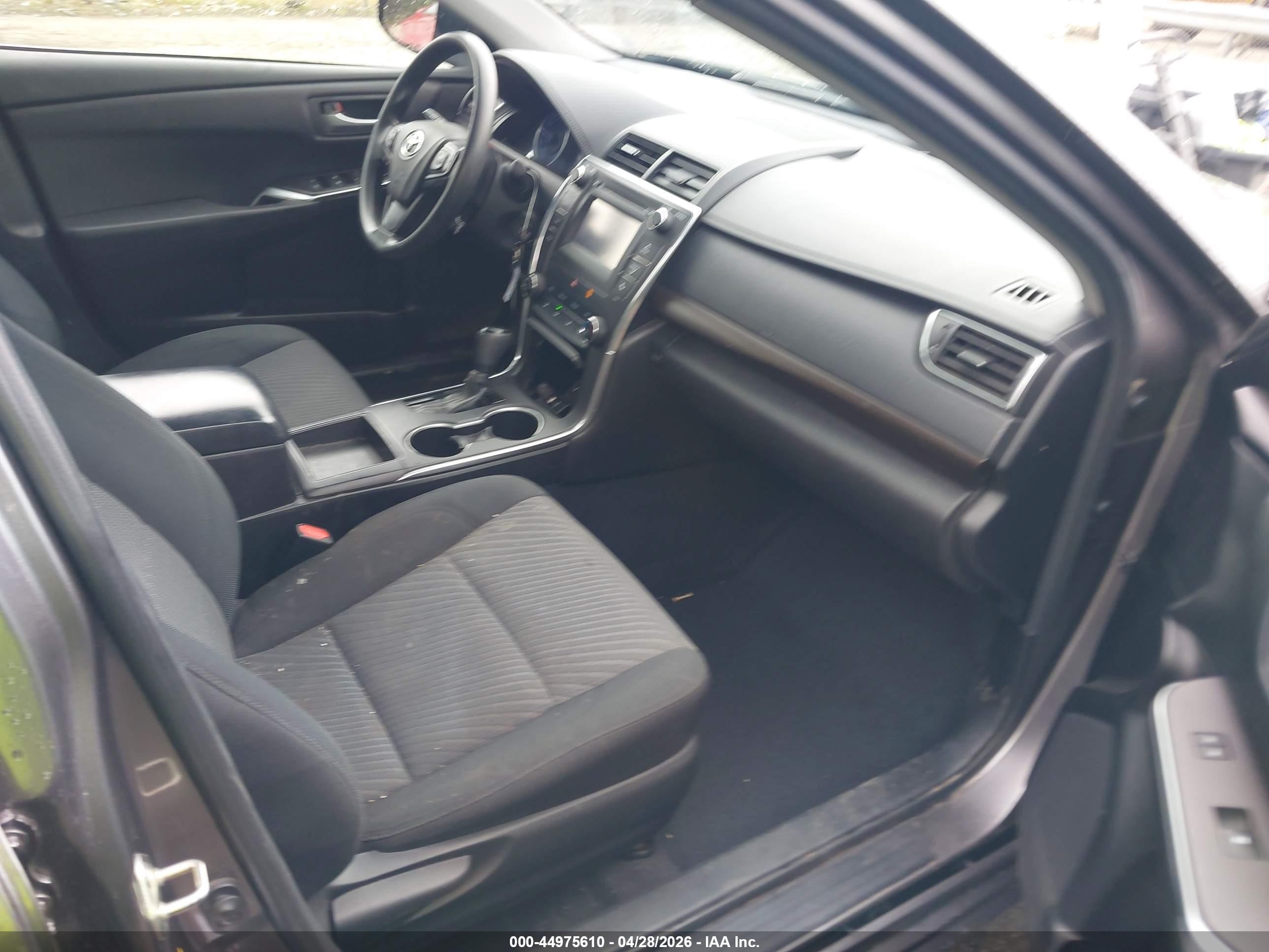 2017 Toyota Camry Le Серый vin: 4T1BF1FK8HU355052