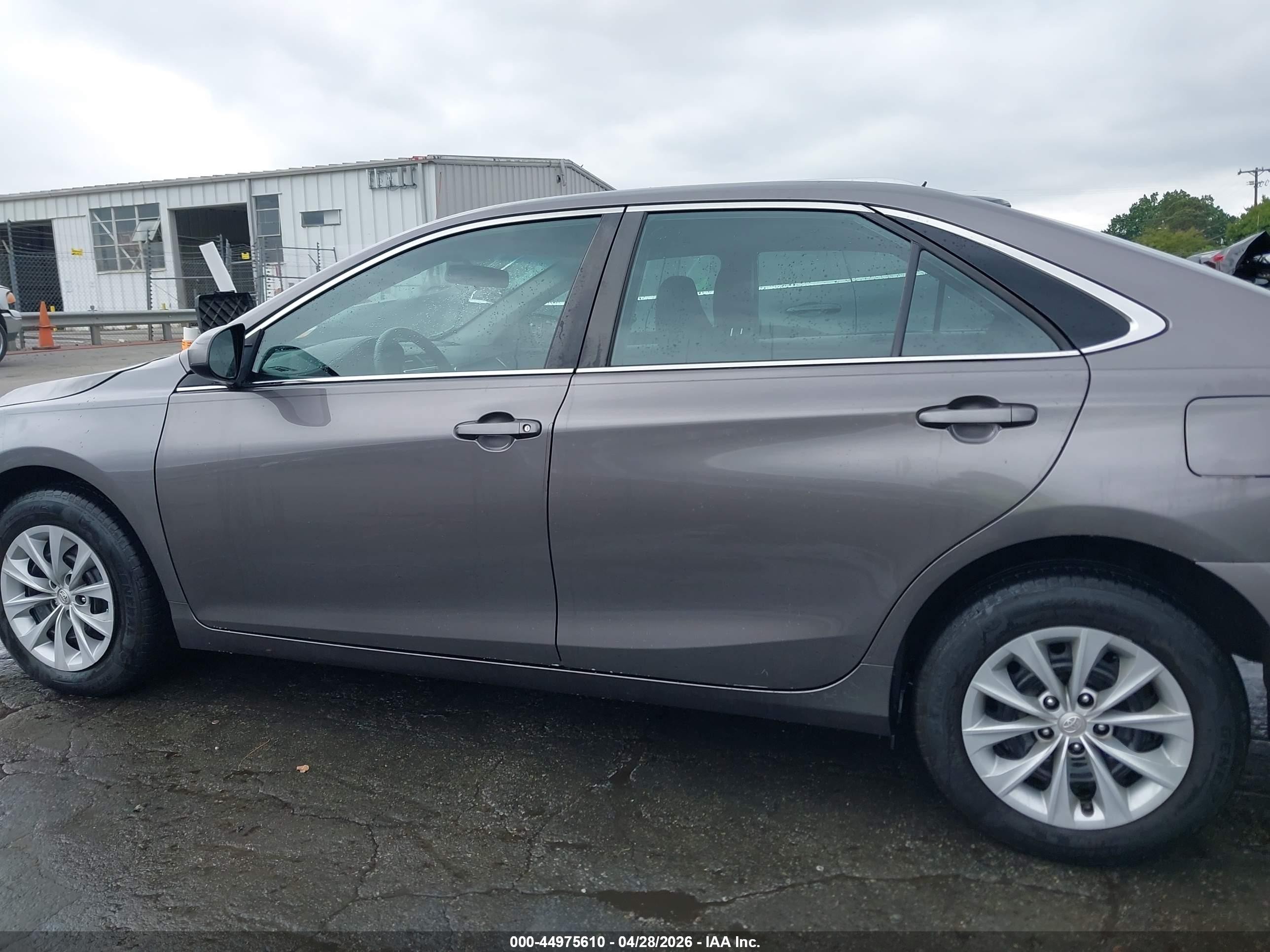 2017 Toyota Camry Le Серый vin: 4T1BF1FK8HU355052