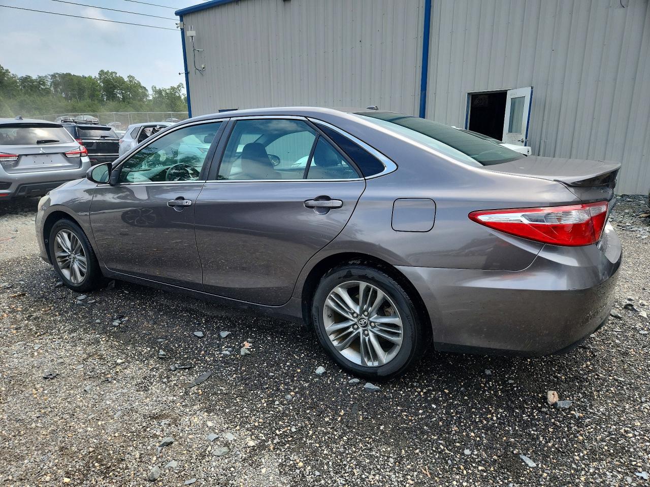 2017 Toyota Camry Le Silver vin: 4T1BF1FK8HU383644