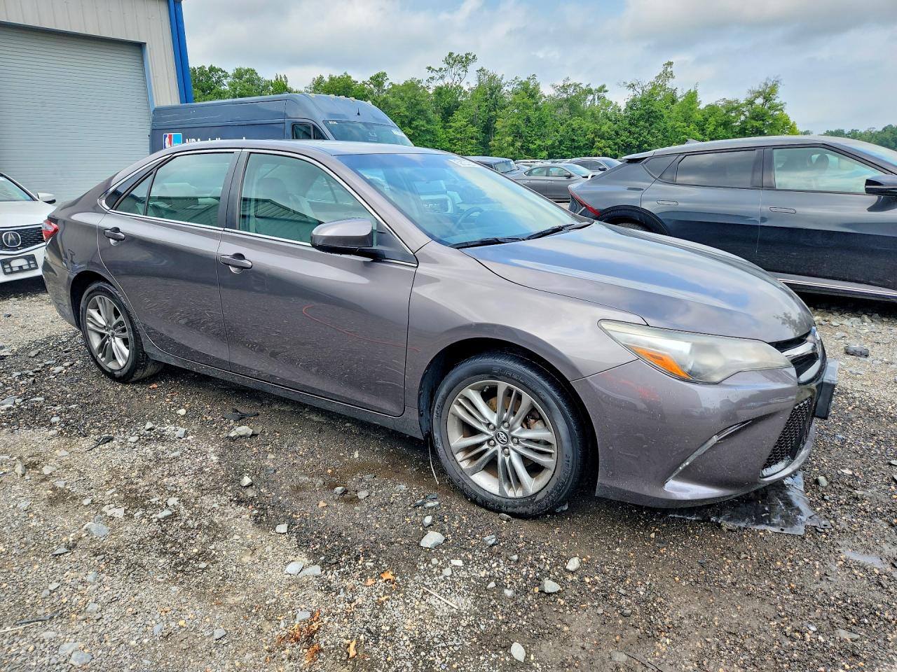 2017 Toyota Camry Le Silver vin: 4T1BF1FK8HU383644