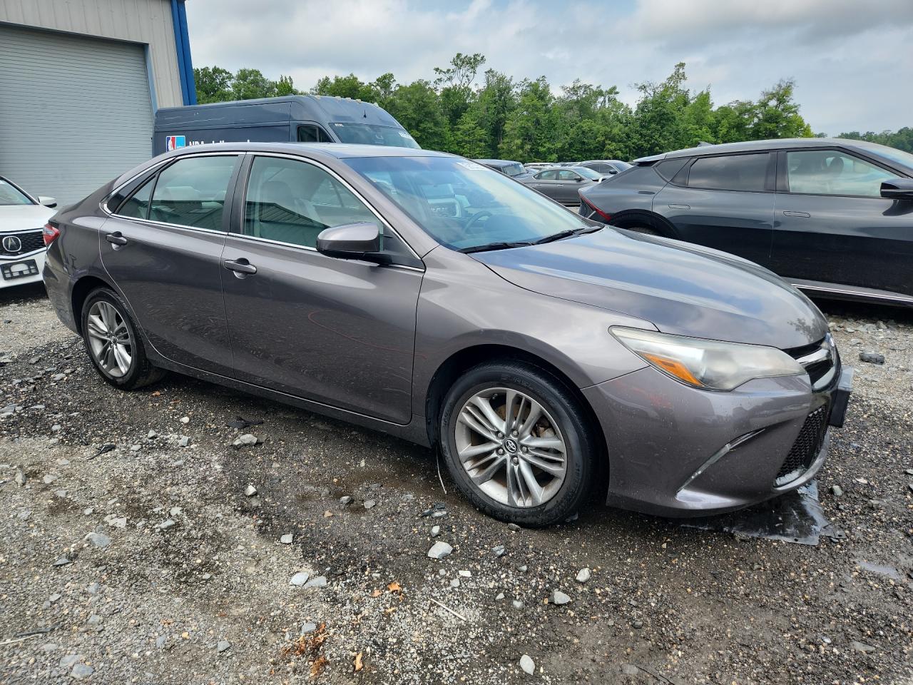 2017 Toyota Camry Le Silver vin: 4T1BF1FK8HU383644 Damage: Right Front Fender, Chipped, 1