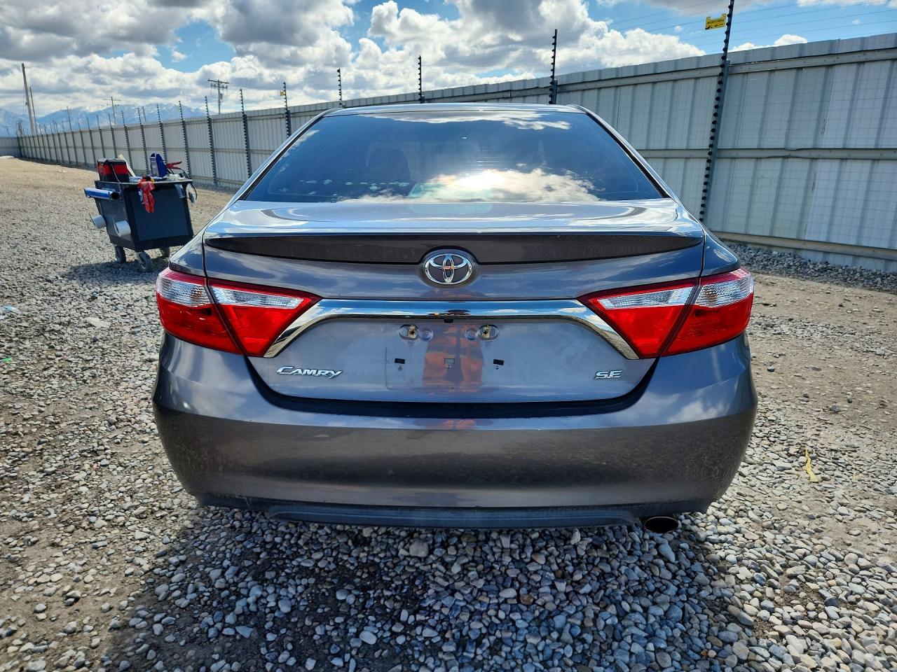 2017 Toyota Camry Se Gray vin: 4T1BF1FK8HU635747