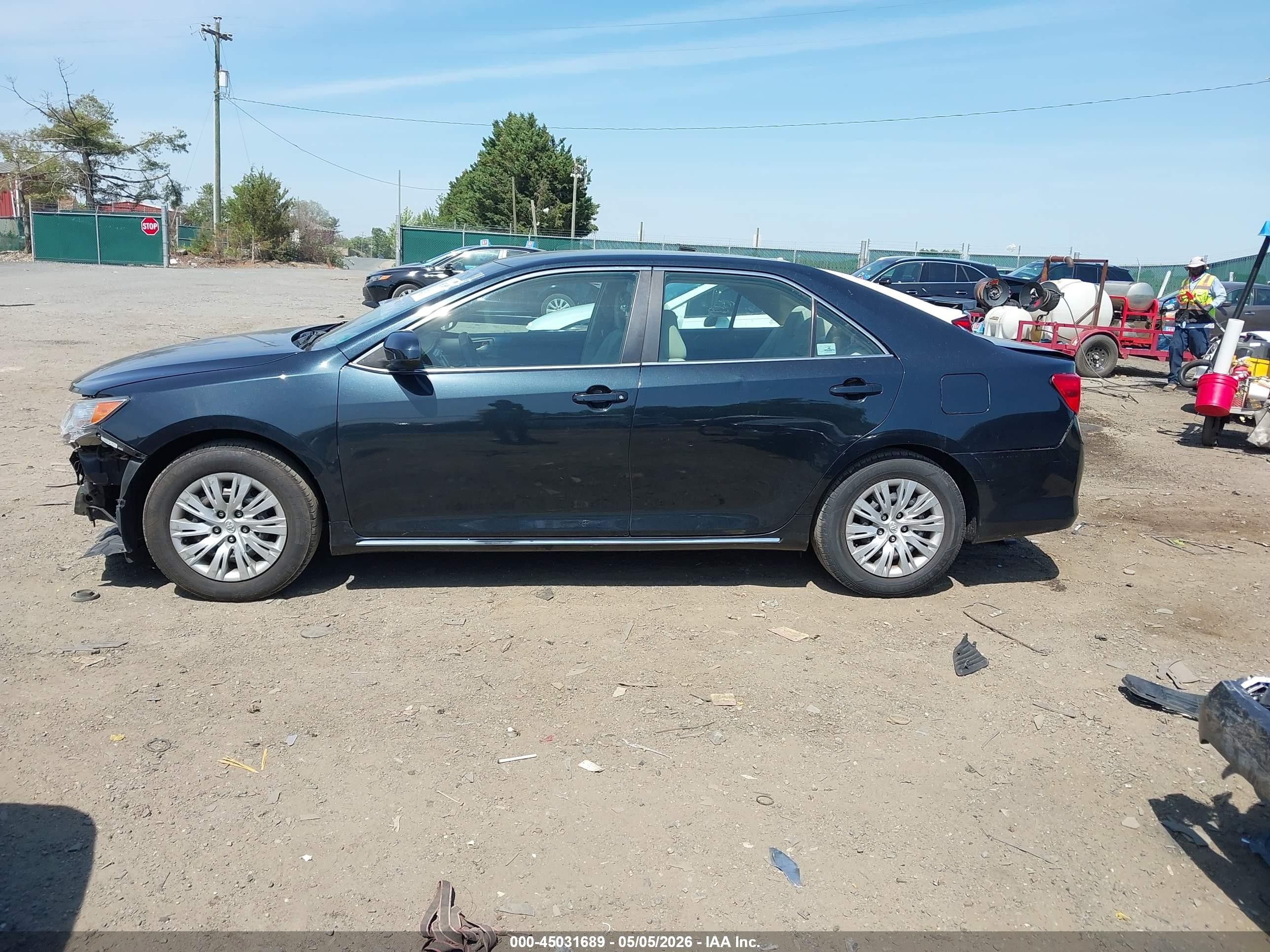 2012 Toyota Camry Le Black vin: 4T1BF1FK9CU005955