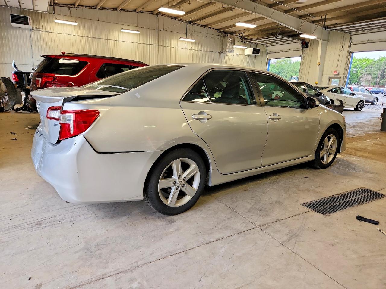 2012 Toyota Camry Se Серебряный vin: 4T1BF1FK9CU141499