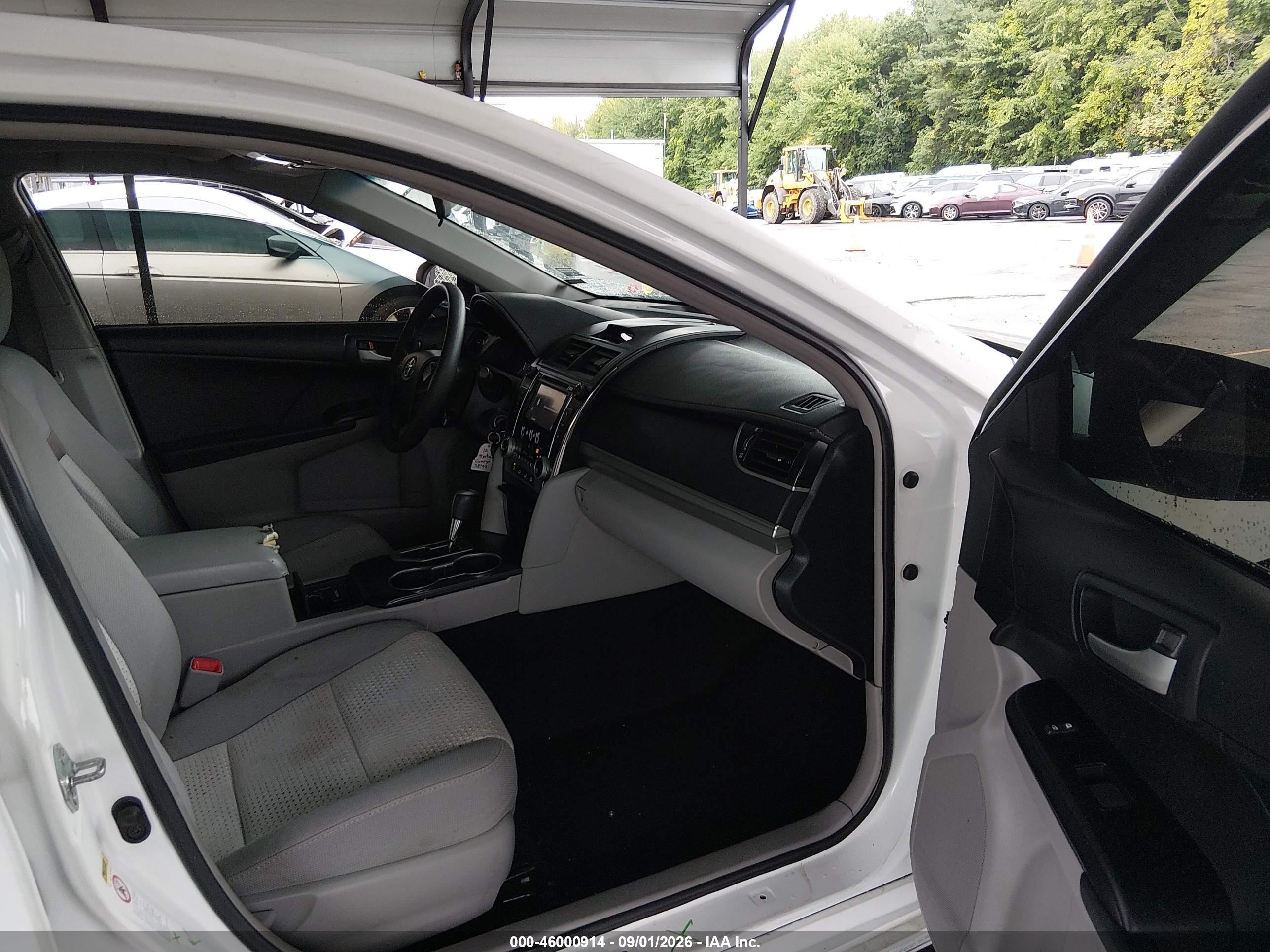 2012 Toyota Camry Le White vin: 4T1BF1FK9CU550568