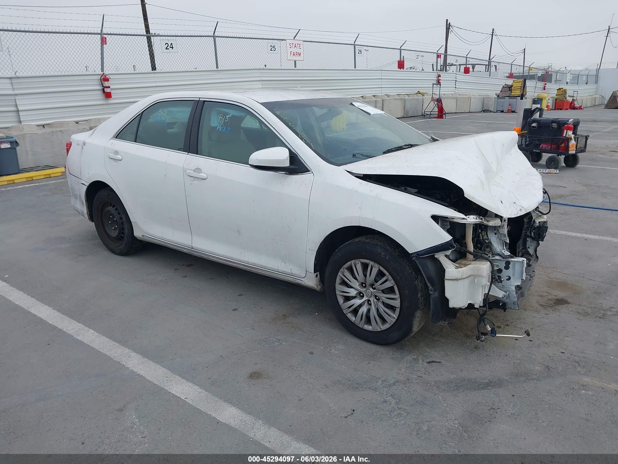 2012 Toyota Camry Le White vin: 4T1BF1FK9CU561232
