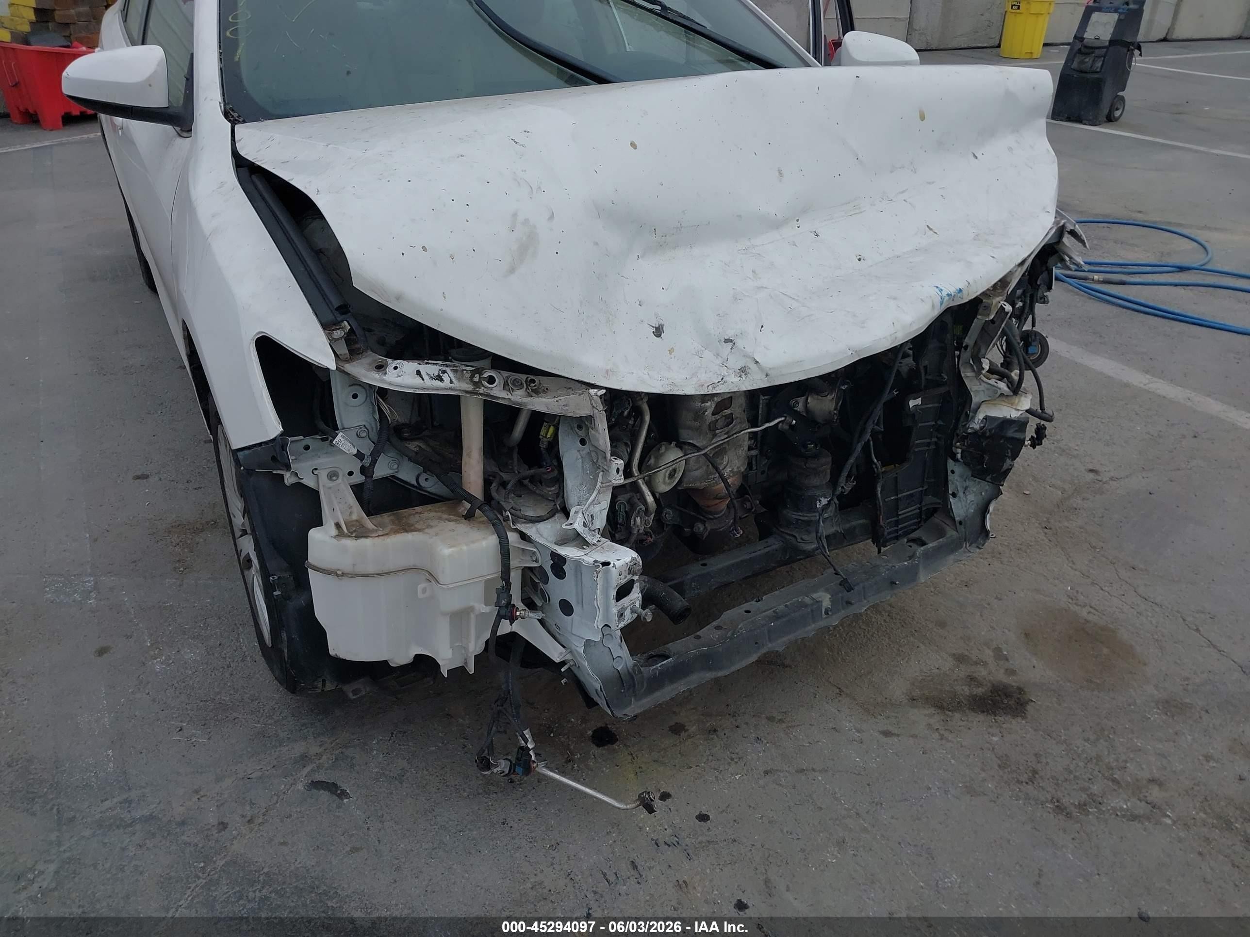 2012 Toyota Camry Le White vin: 4T1BF1FK9CU561232
