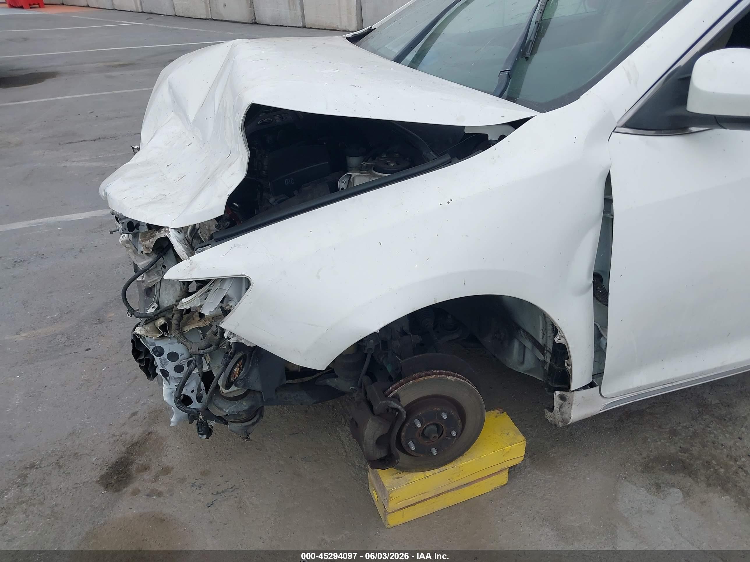 2012 Toyota Camry Le White vin: 4T1BF1FK9CU561232