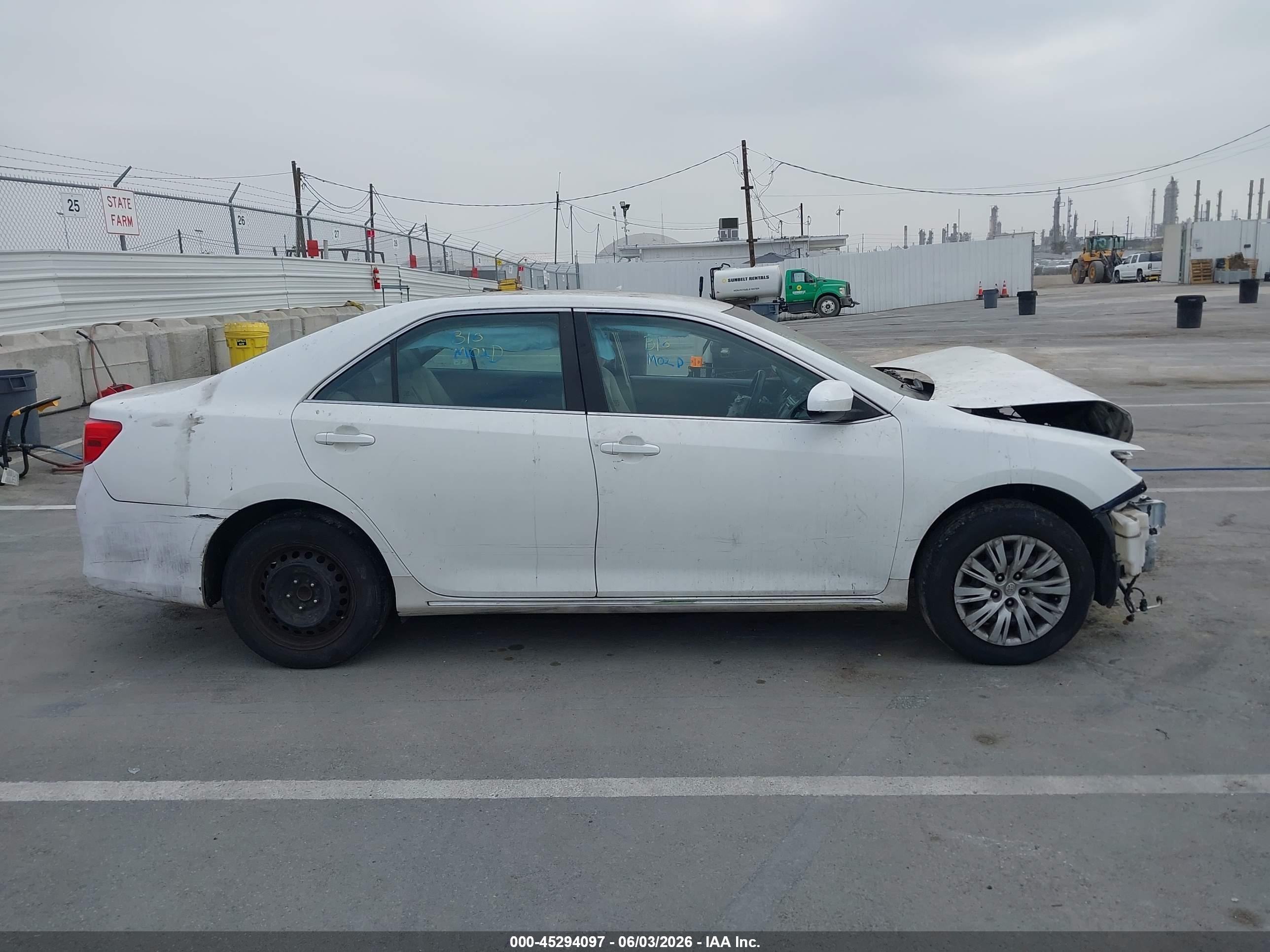 2012 Toyota Camry Le White vin: 4T1BF1FK9CU561232