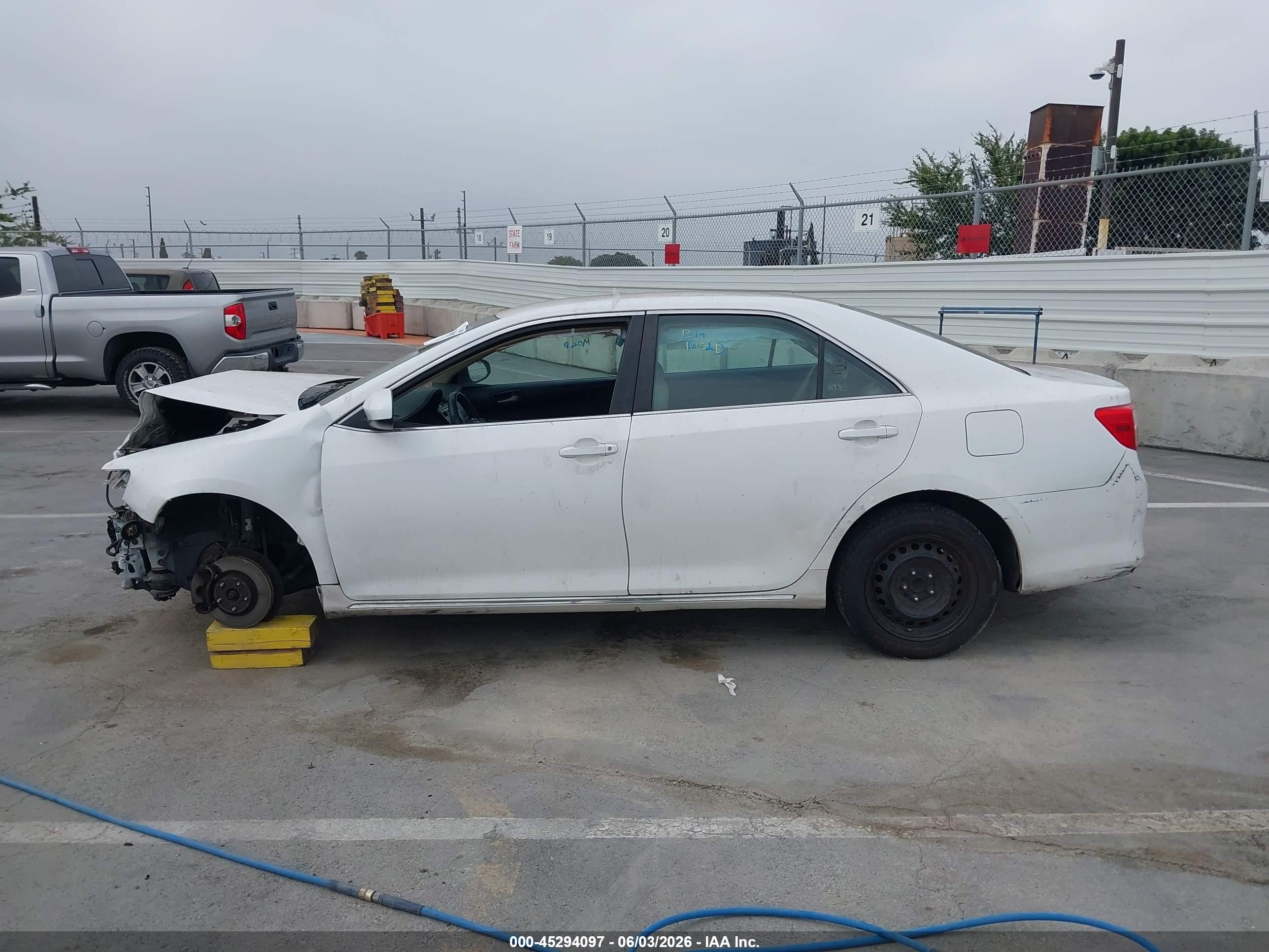 2012 Toyota Camry Le White vin: 4T1BF1FK9CU561232