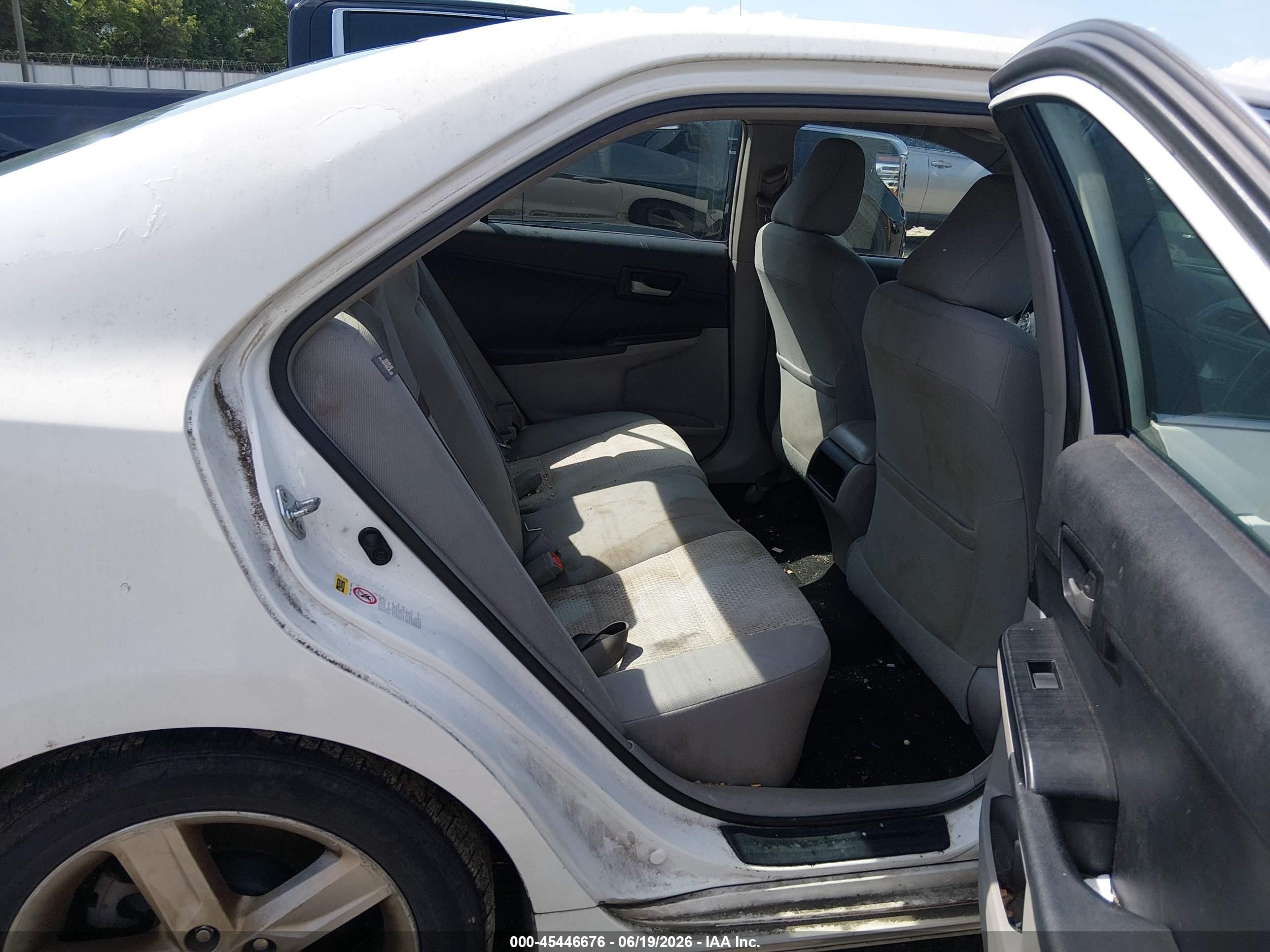 2012 Toyota Camry Le White vin: 4T1BF1FK9CU565958