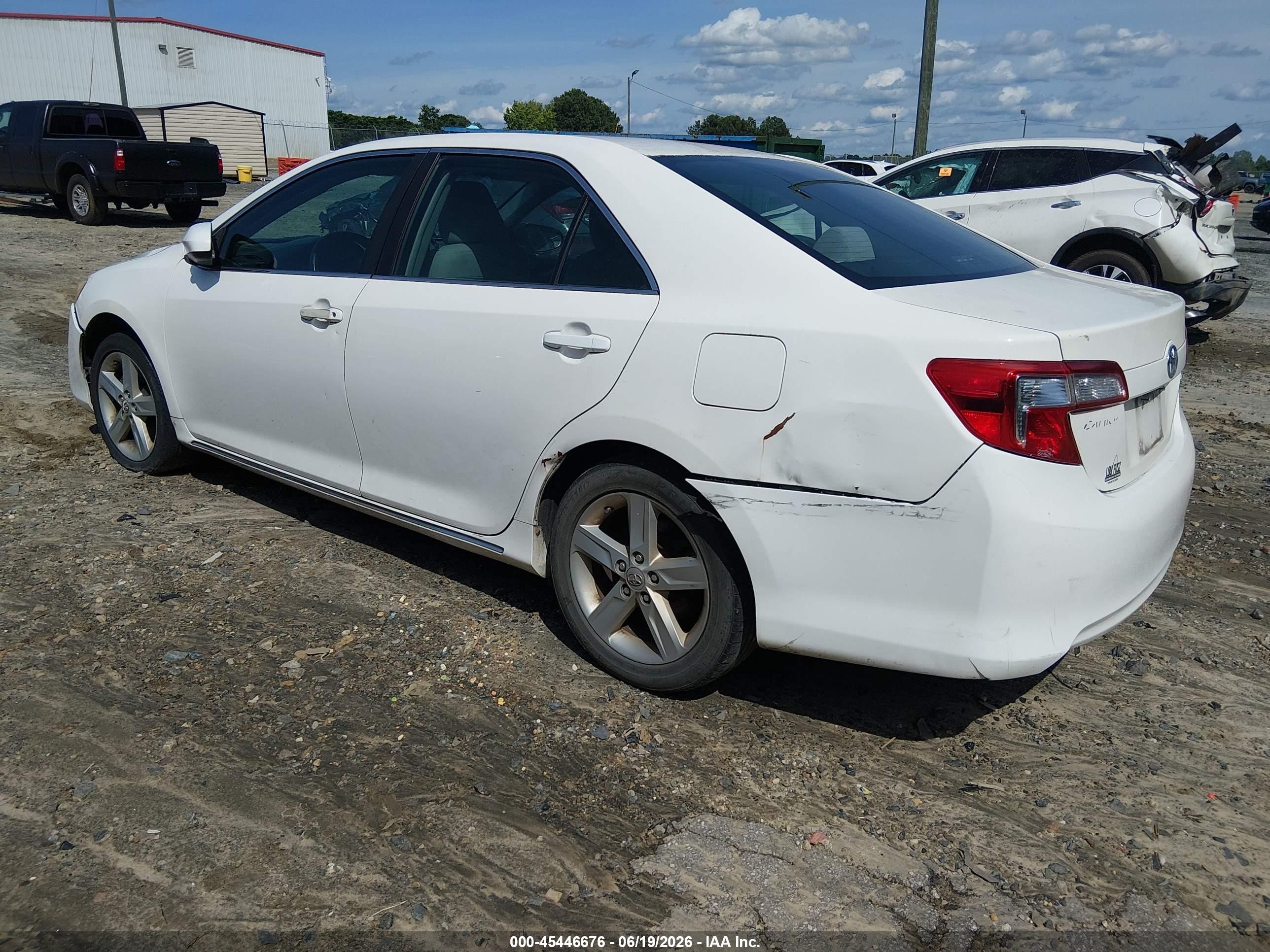 2012 Toyota Camry Le White vin: 4T1BF1FK9CU565958