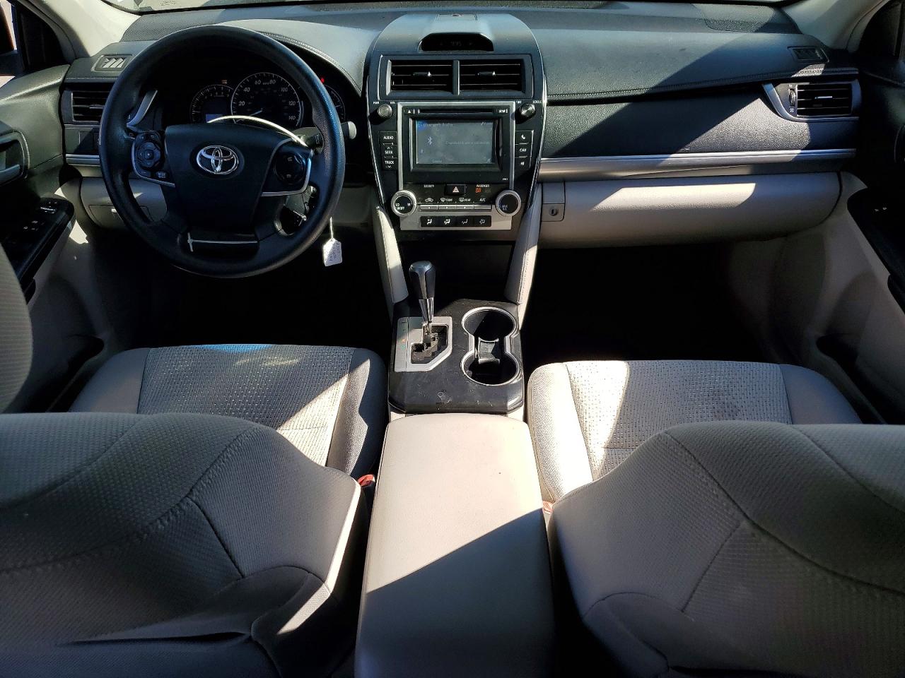 2012 Toyota Camry Le White vin: 4T1BF1FK9CU576037