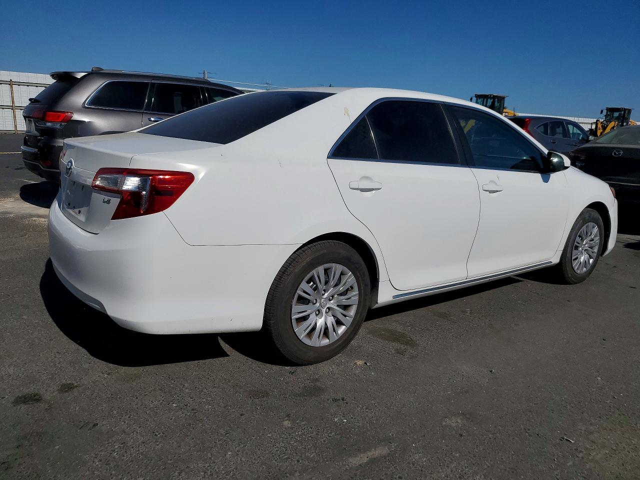 2012 Toyota Camry Le White vin: 4T1BF1FK9CU576037