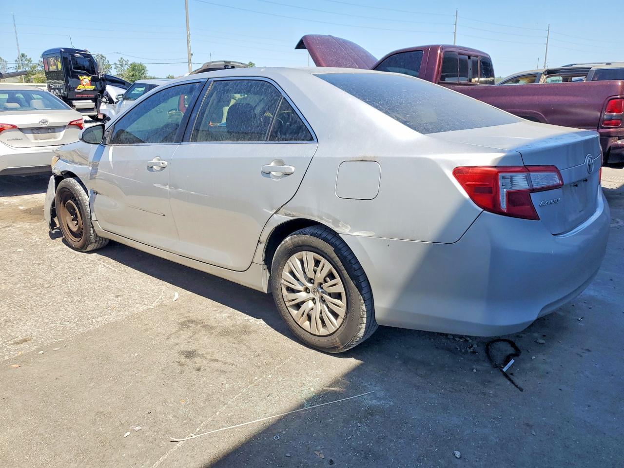 2012 Toyota Camry L Silver vin: 4T1BF1FK9CU636463