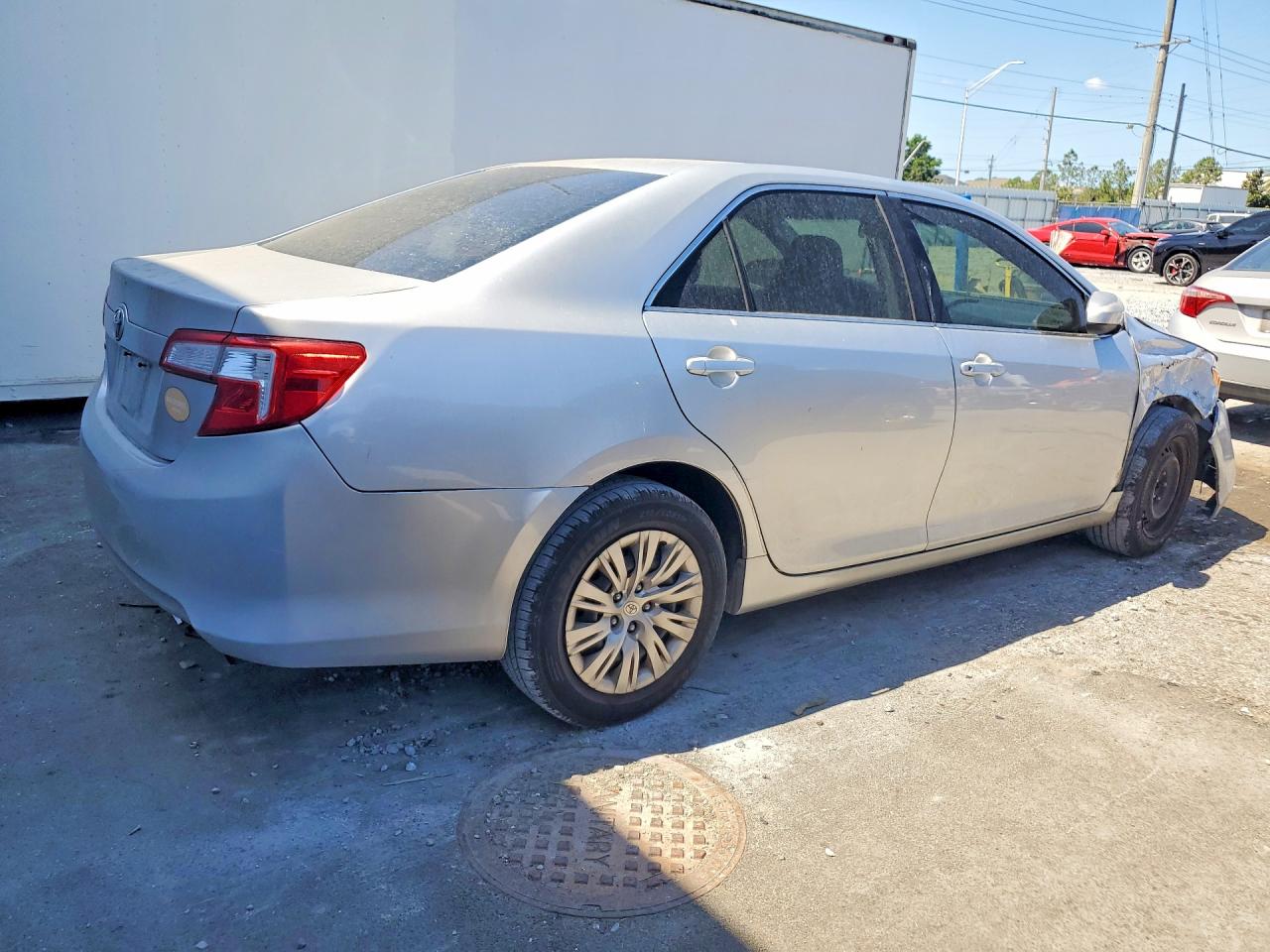 2012 Toyota Camry L Silver vin: 4T1BF1FK9CU636463