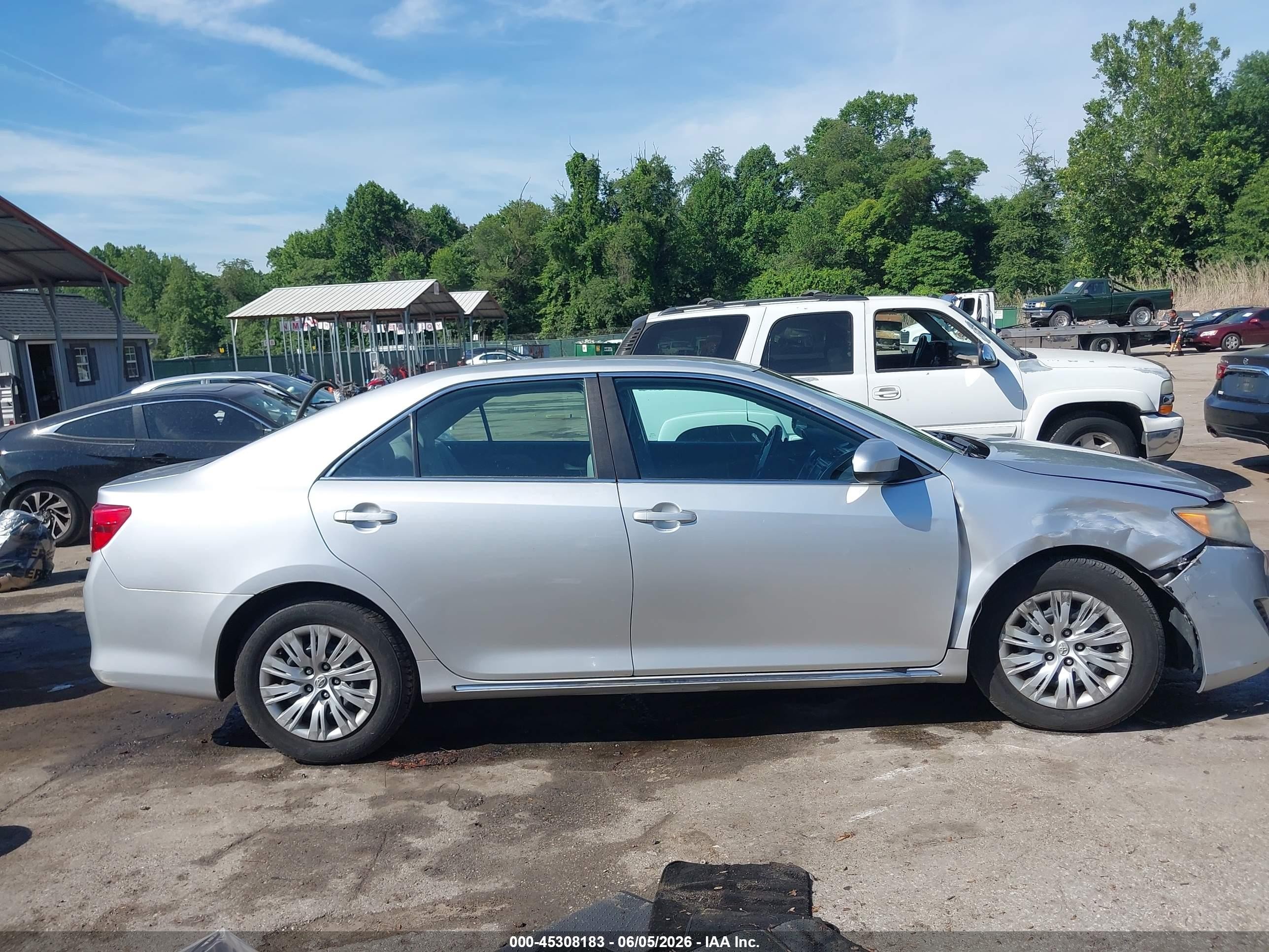 2013 Toyota Camry Le Серебряный vin: 4T1BF1FK9DU233827