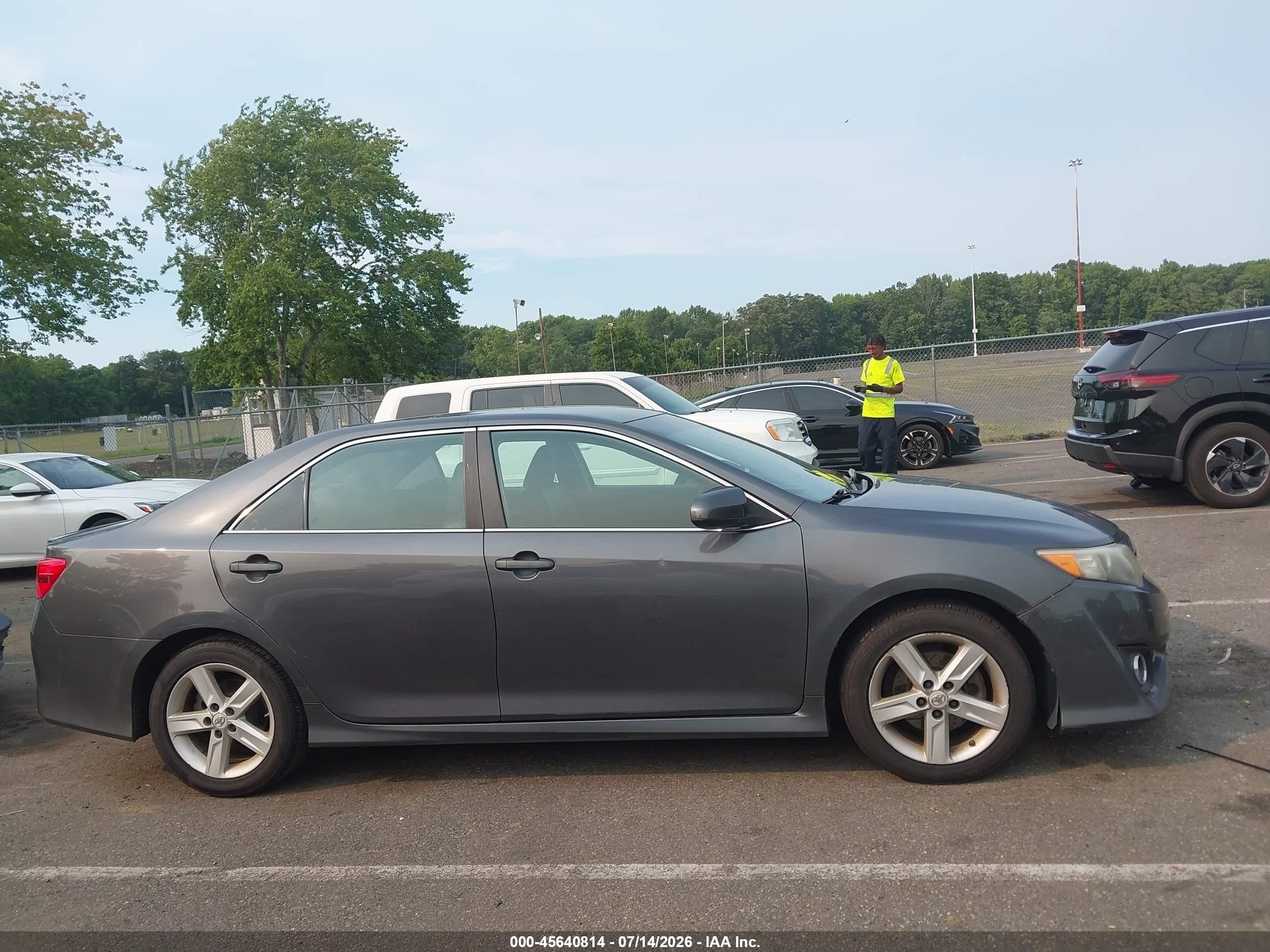 2013 Toyota Camry Se Gray vin: 4T1BF1FK9DU638098