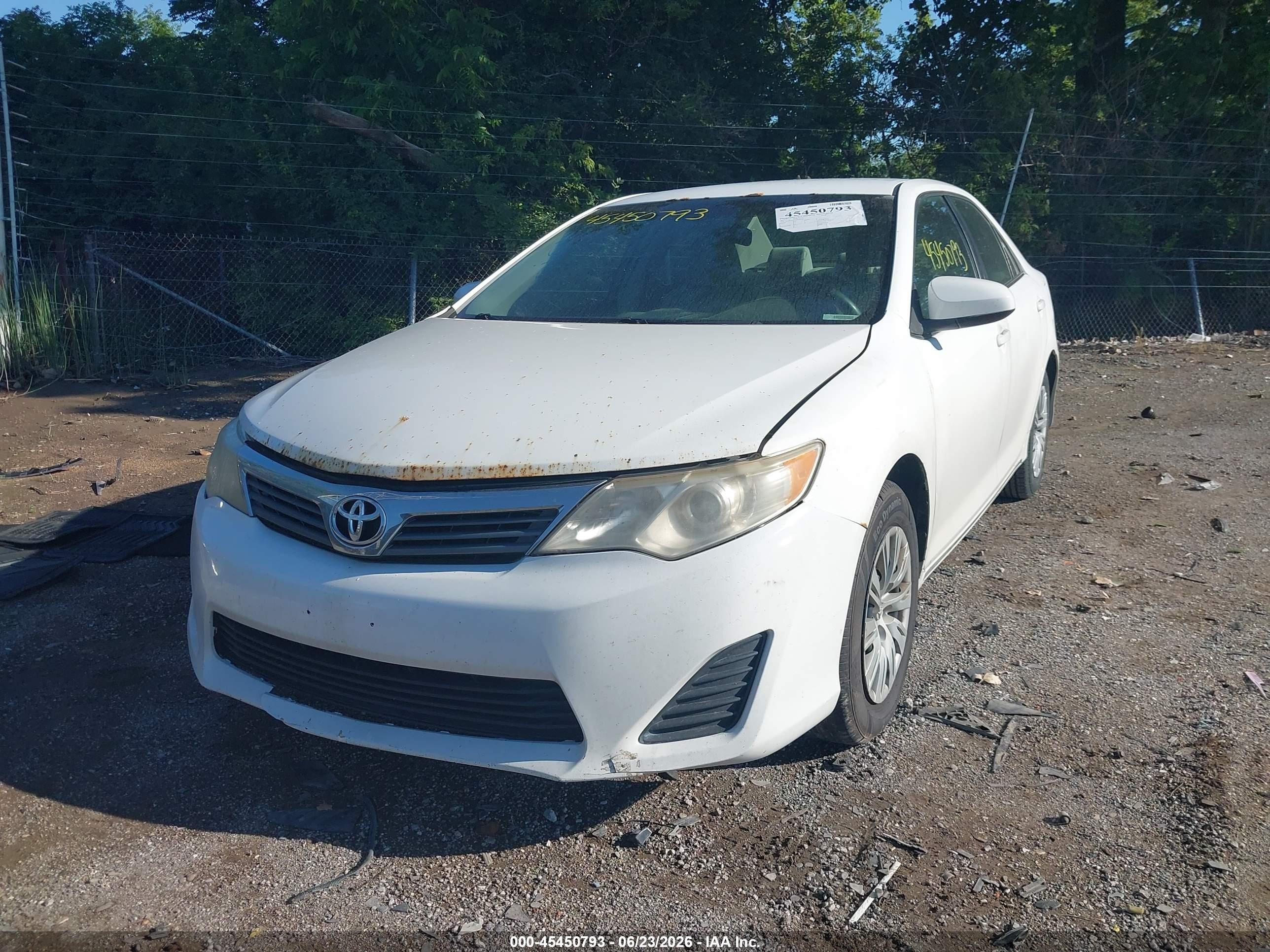 2013 Toyota Camry Le White vin: 4T1BF1FK9DU644404