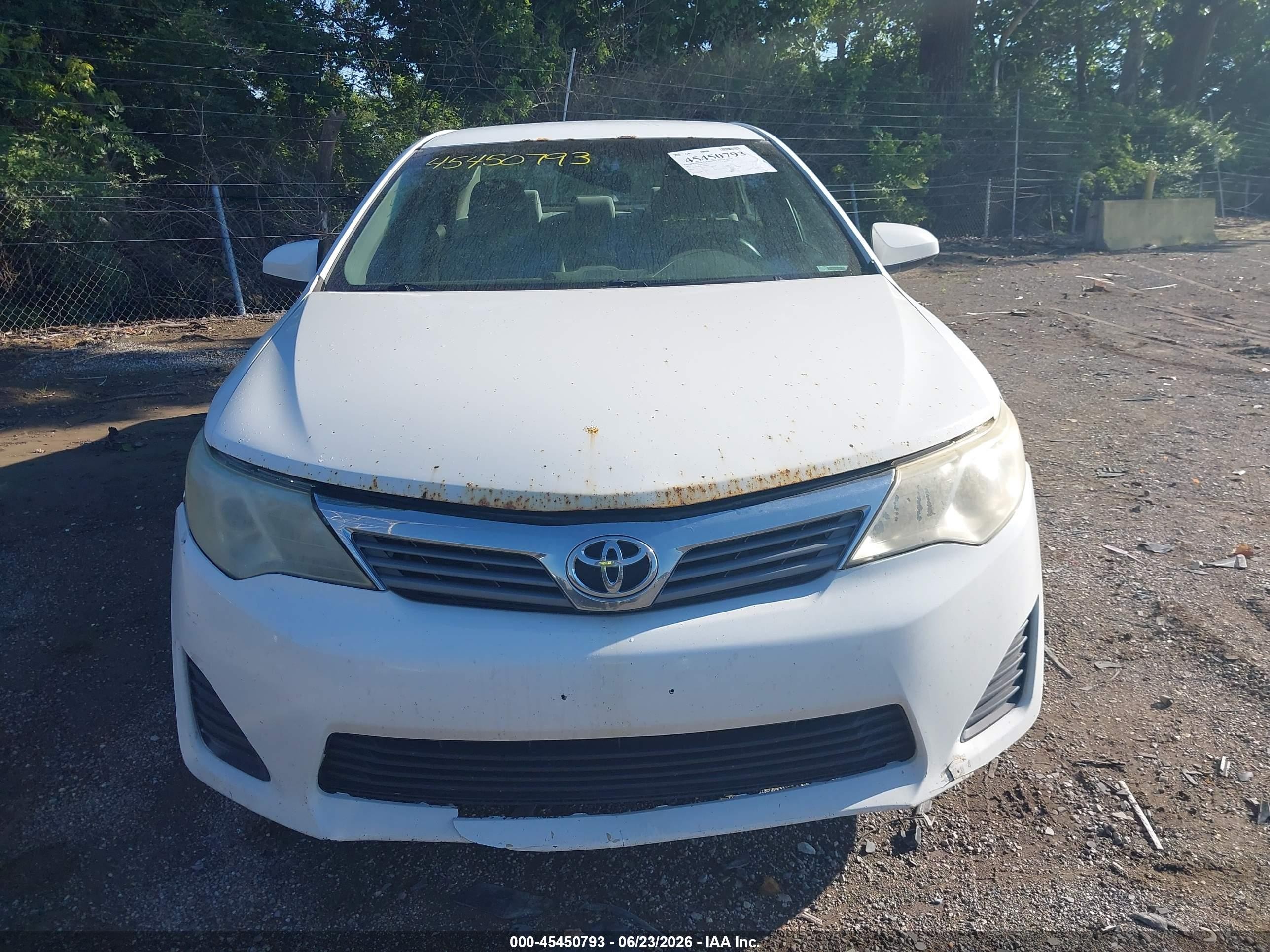 2013 Toyota Camry Le White vin: 4T1BF1FK9DU644404
