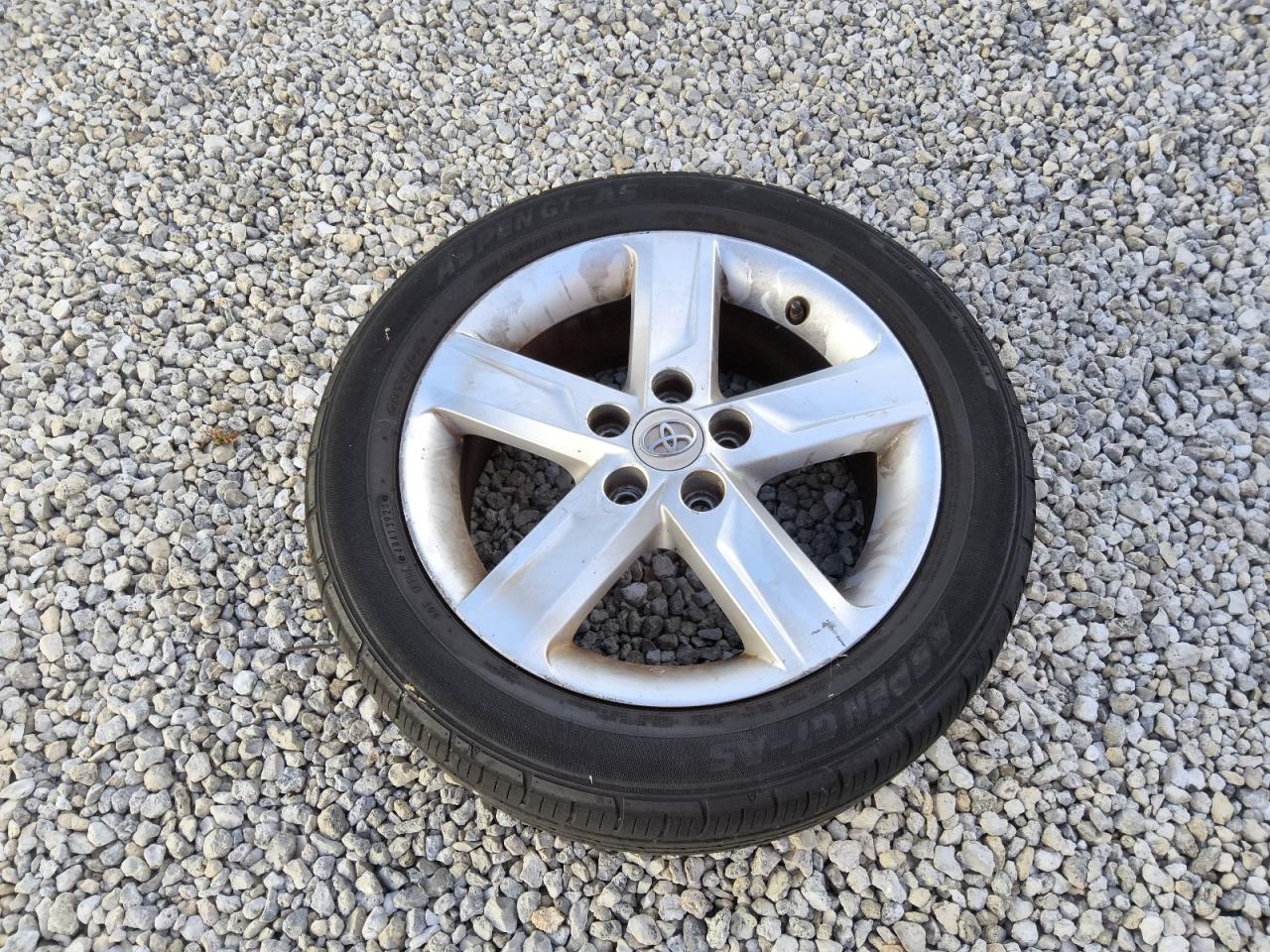 2013 Toyota Camry Se Red vin: 4T1BF1FK9DU646203 Damage: Right Rear Tire, Worn, Replacement Required