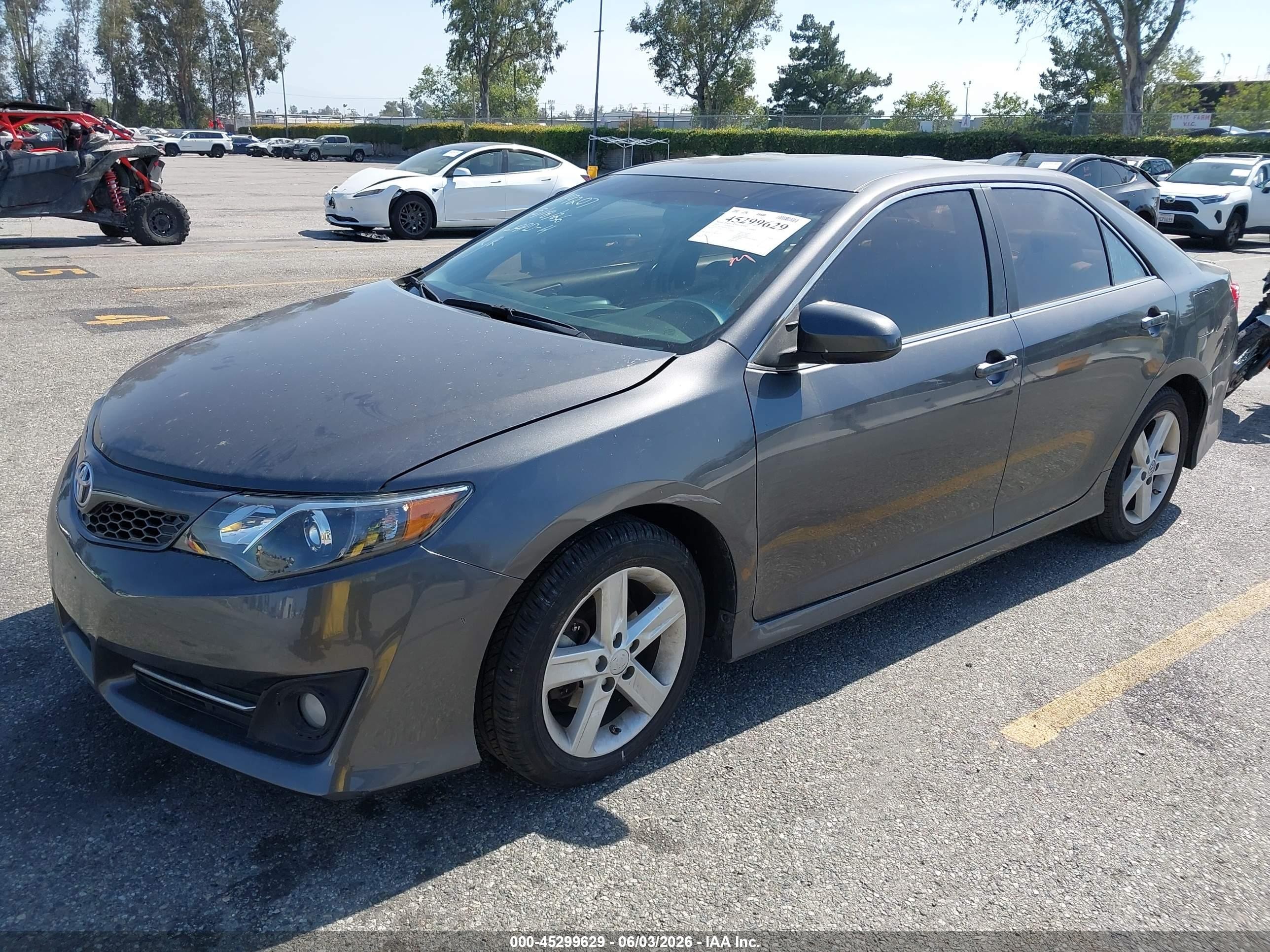 2013 Toyota Camry Se Серый vin: 4T1BF1FK9DU675412
