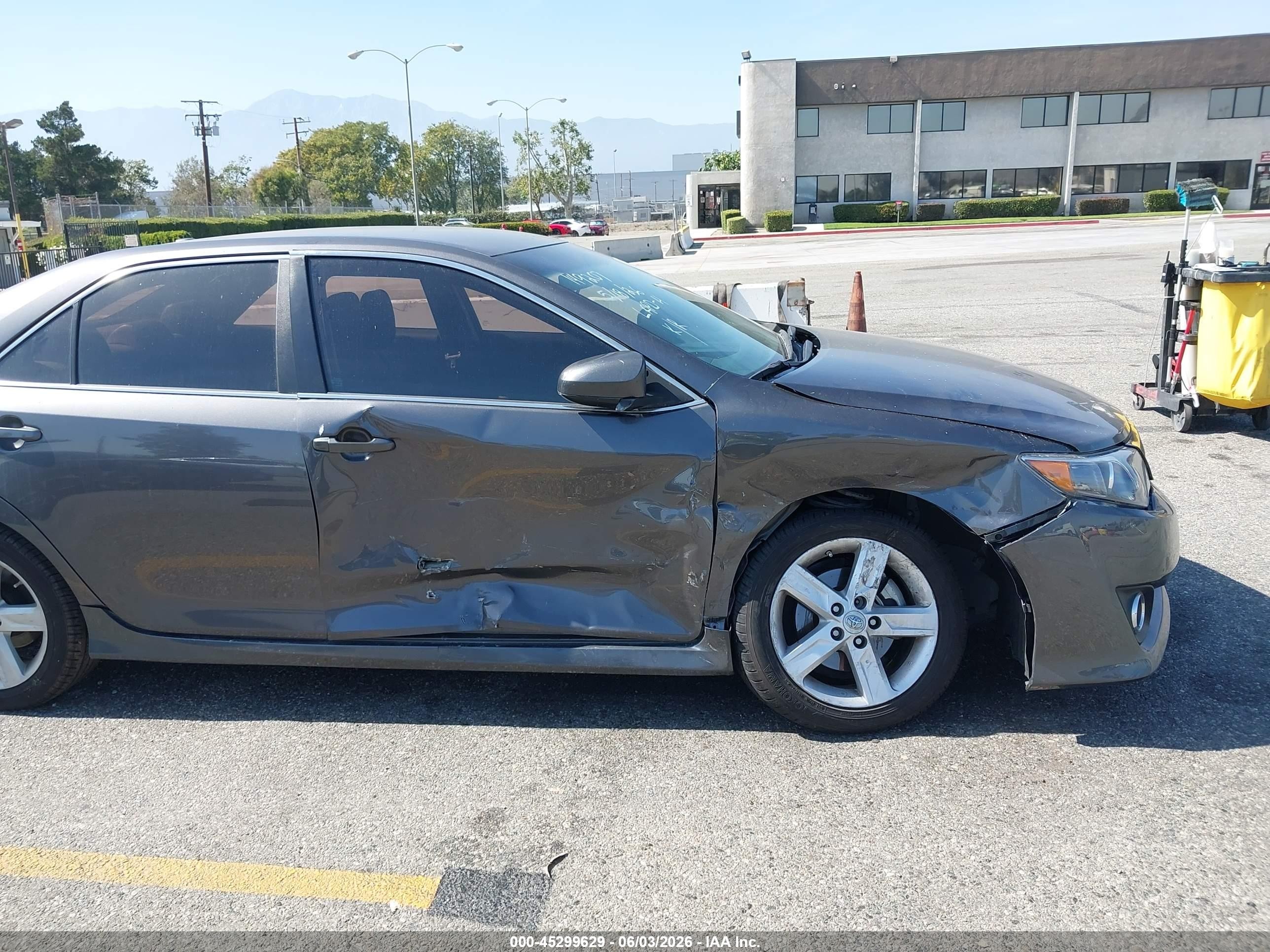 2013 Toyota Camry Se Серый vin: 4T1BF1FK9DU675412