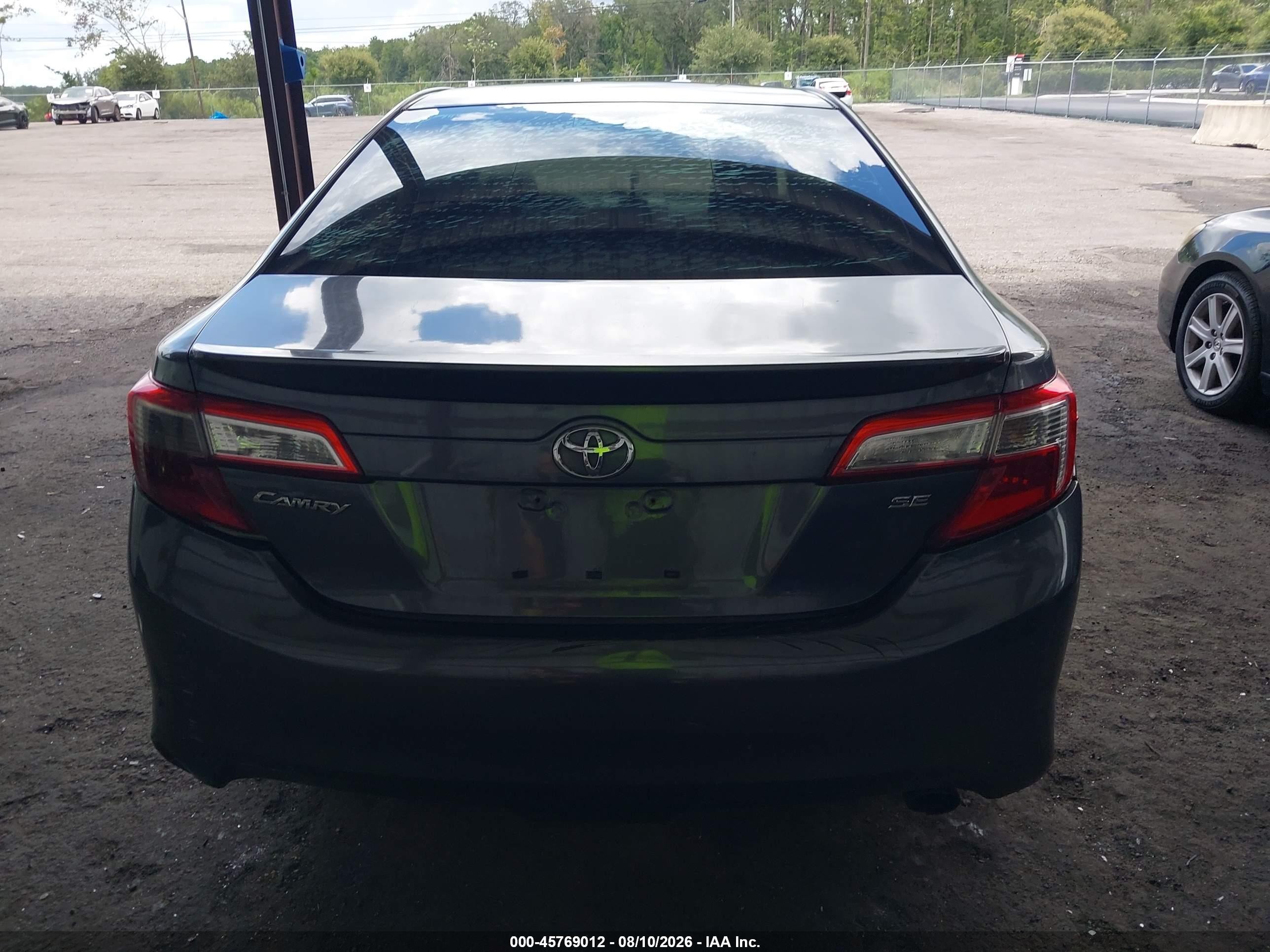 2013 Toyota Camry Se Gray vin: 4T1BF1FK9DU681971