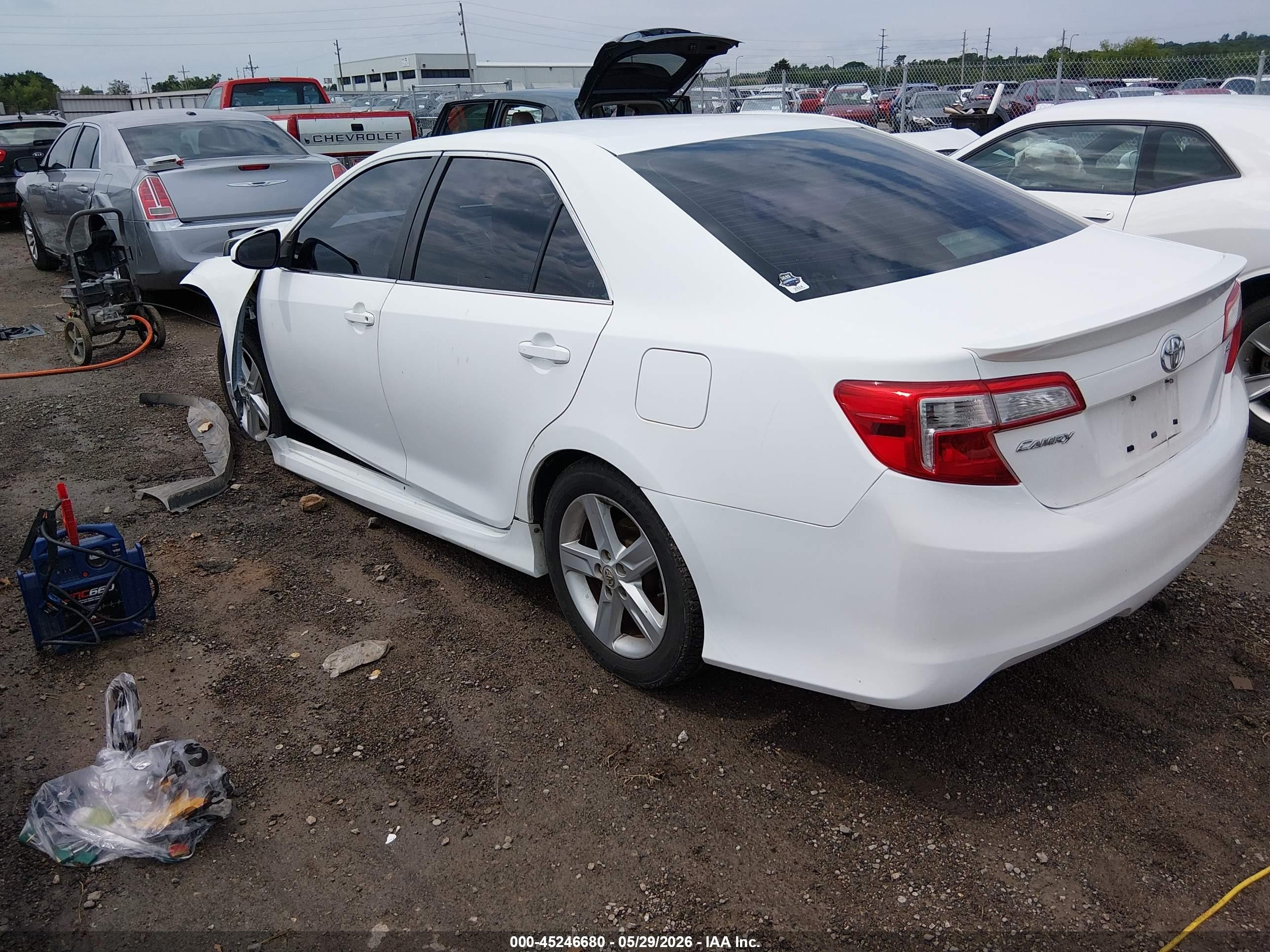 2013 Toyota Camry Se White vin: 4T1BF1FK9DU709705