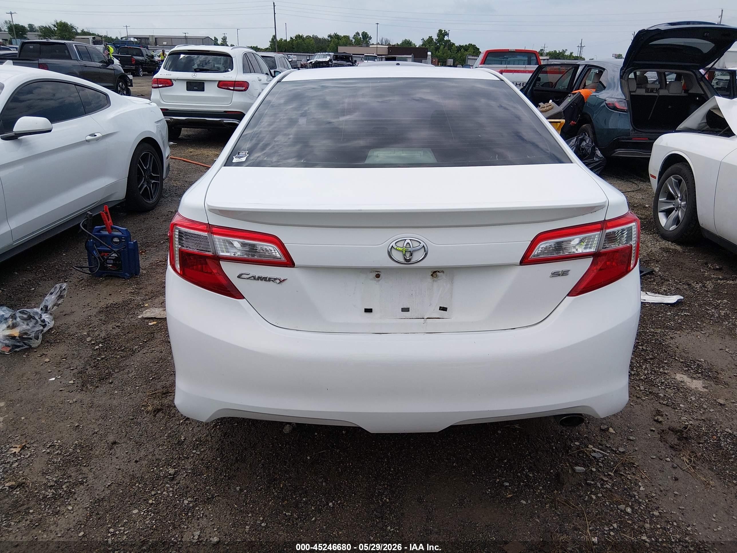 2013 Toyota Camry Se White vin: 4T1BF1FK9DU709705