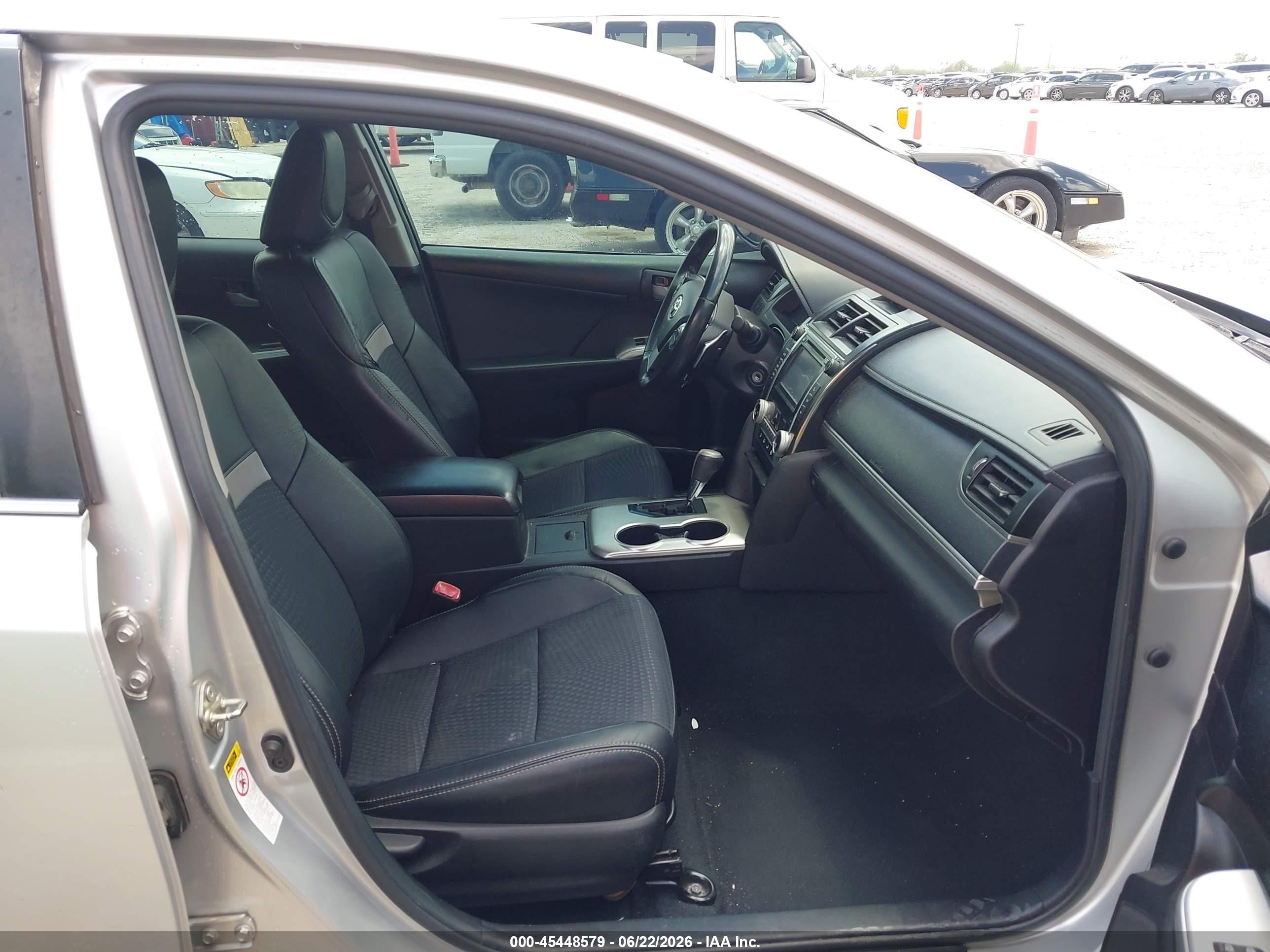 2014 Toyota Camry Se Серебряный vin: 4T1BF1FK9EU312027