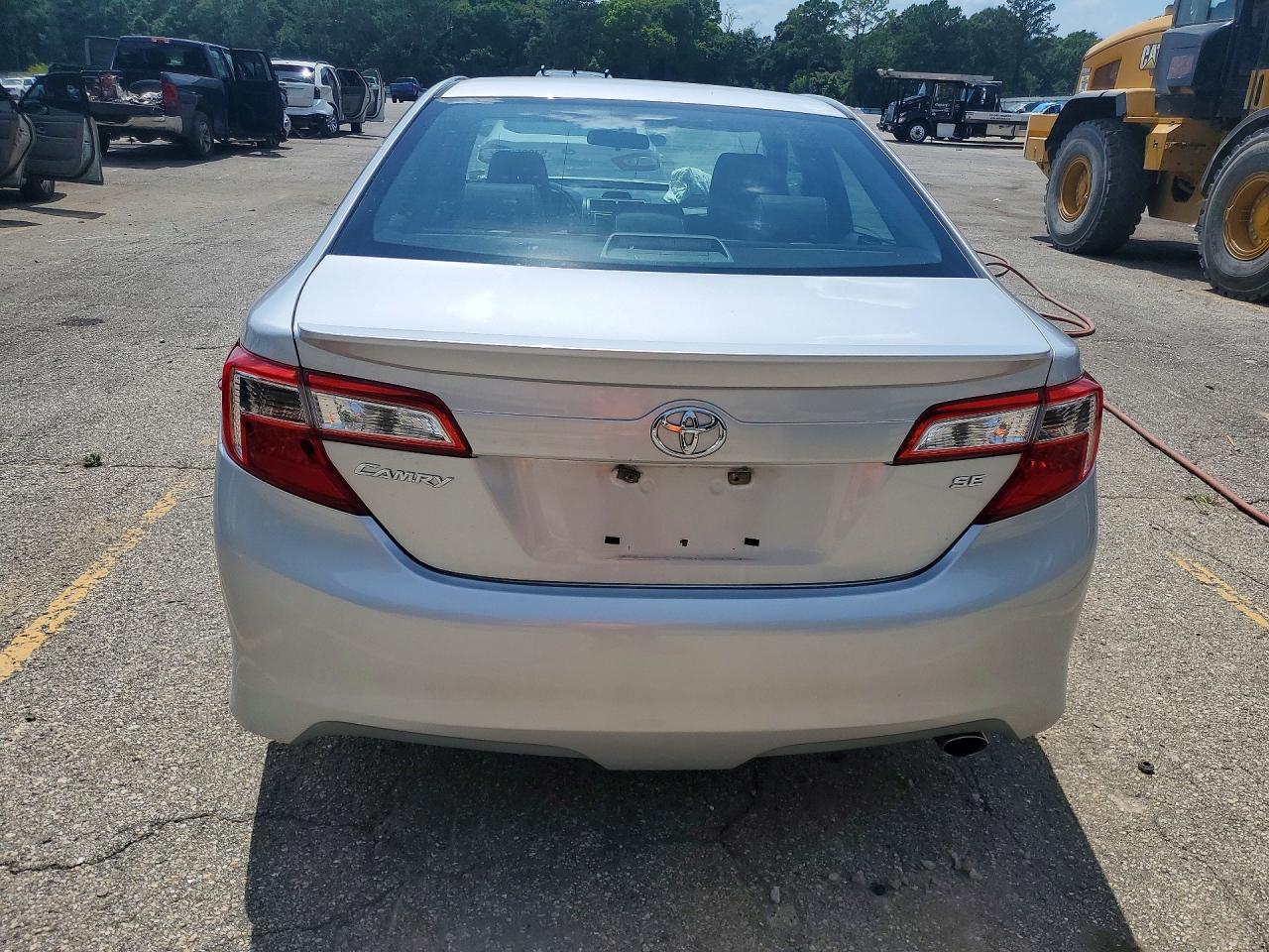 2014 Toyota Camry Se Silver vin: 4T1BF1FK9EU327806