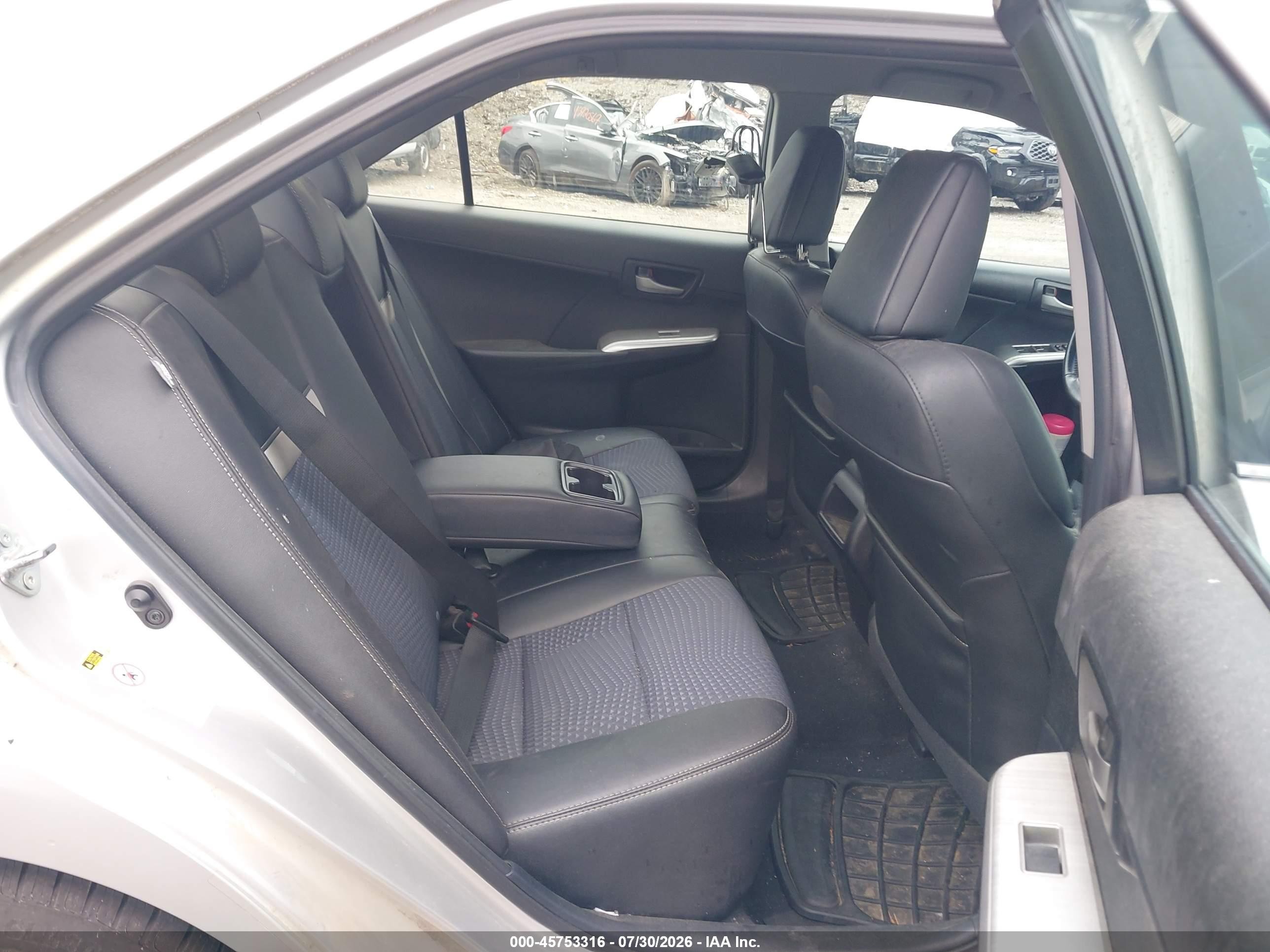 2014 Toyota Camry Se Silver vin: 4T1BF1FK9EU330625