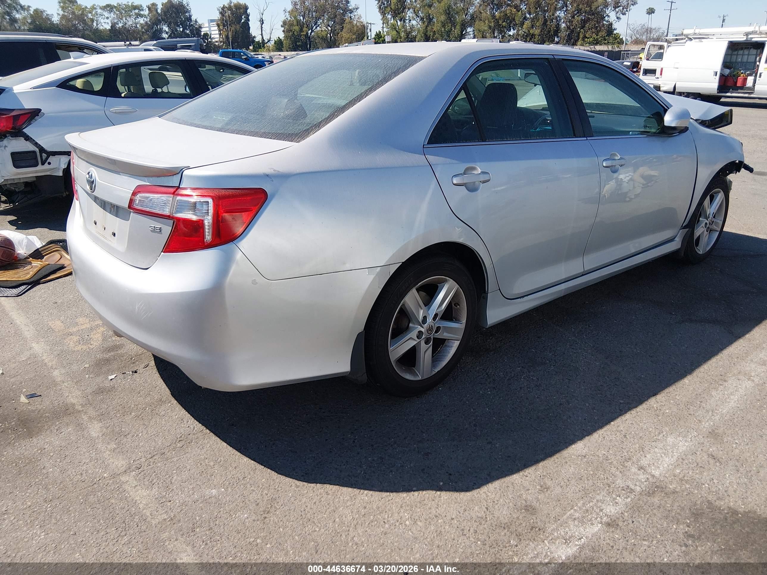 2014 Toyota Camry Se Silver vin: 4T1BF1FK9EU346744