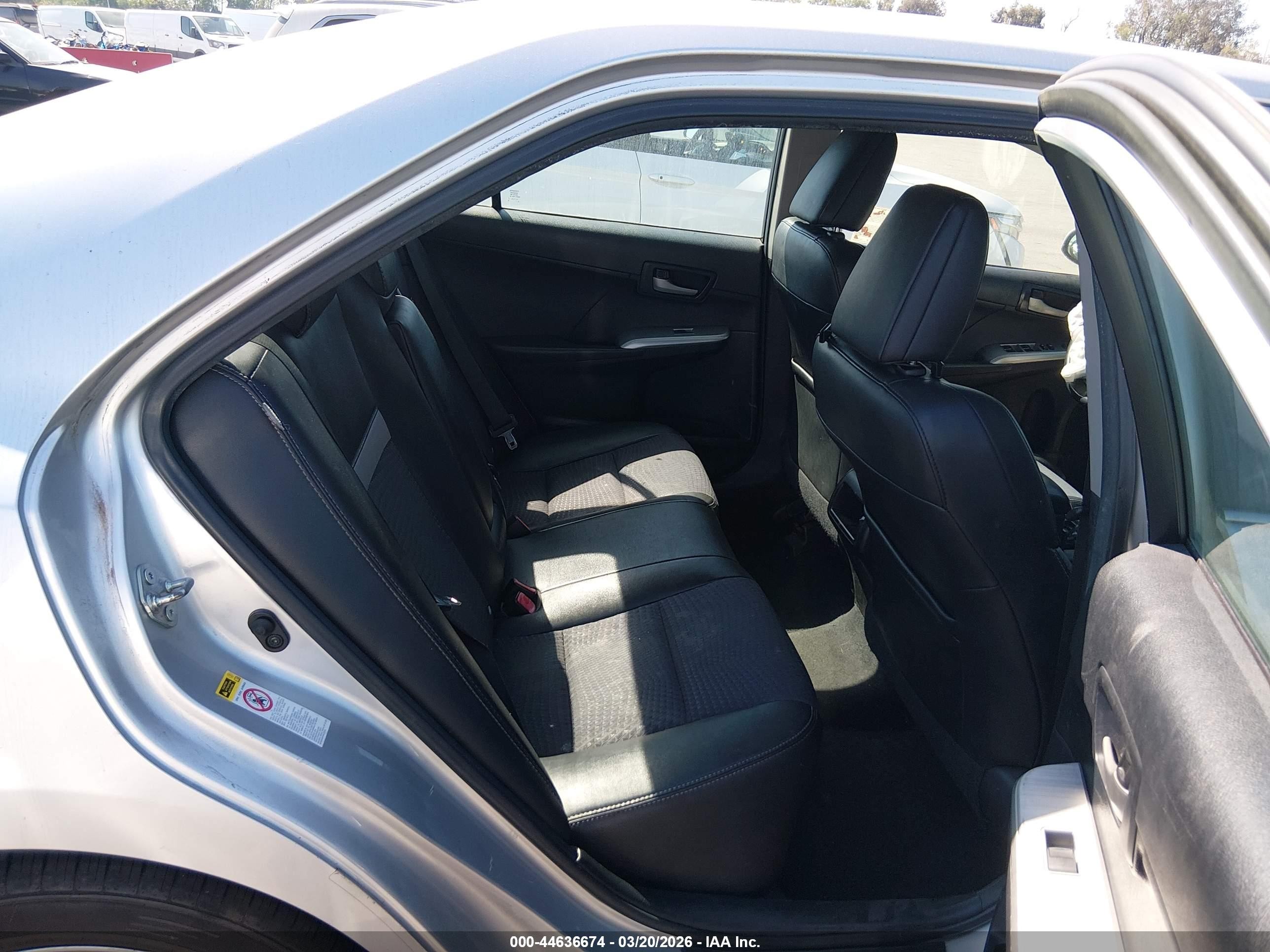 2014 Toyota Camry Se Silver vin: 4T1BF1FK9EU346744