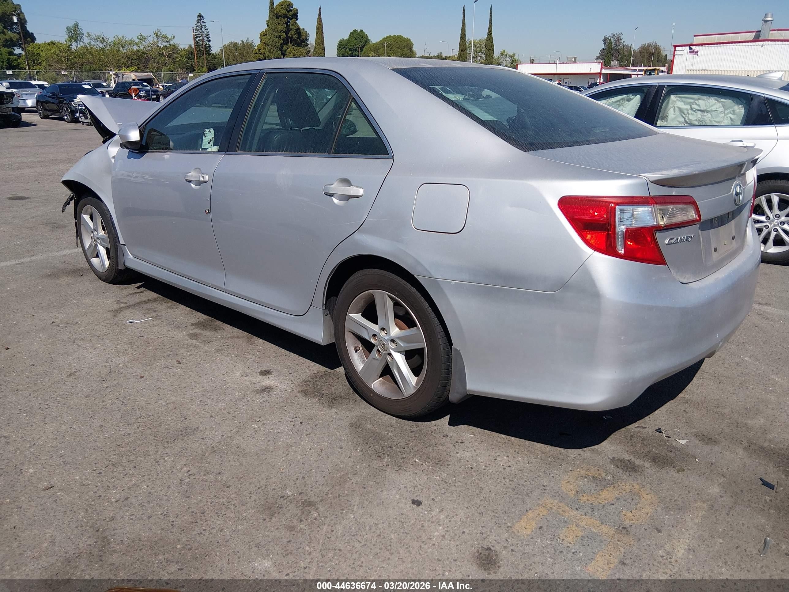 2014 Toyota Camry Se Silver vin: 4T1BF1FK9EU346744