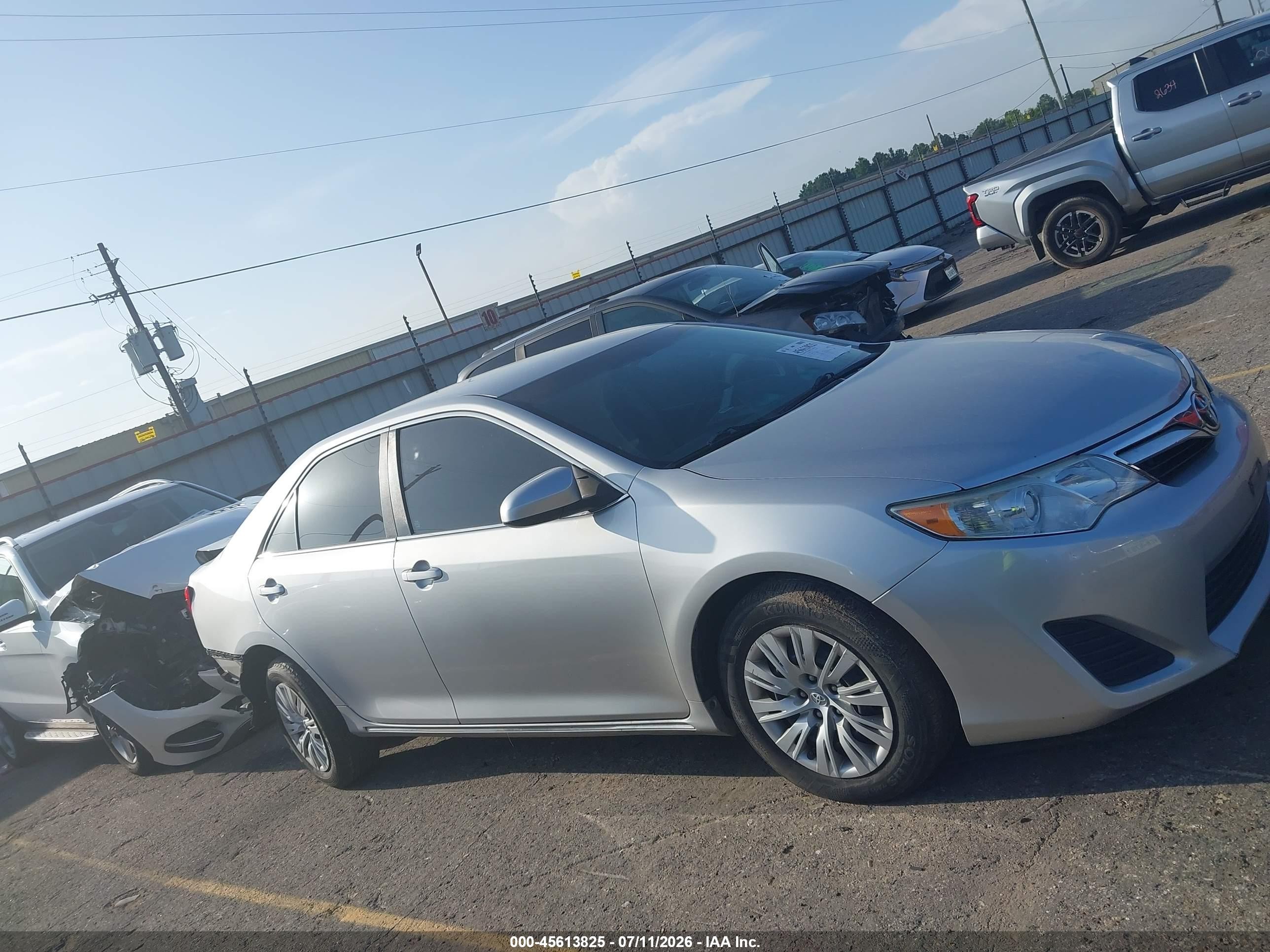 2014 Toyota Camry Le Silver vin: 4T1BF1FK9EU364760