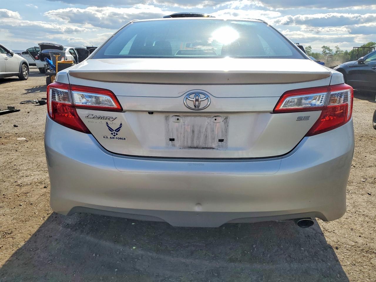 2014 Toyota Camry Se Silver vin: 4T1BF1FK9EU364807