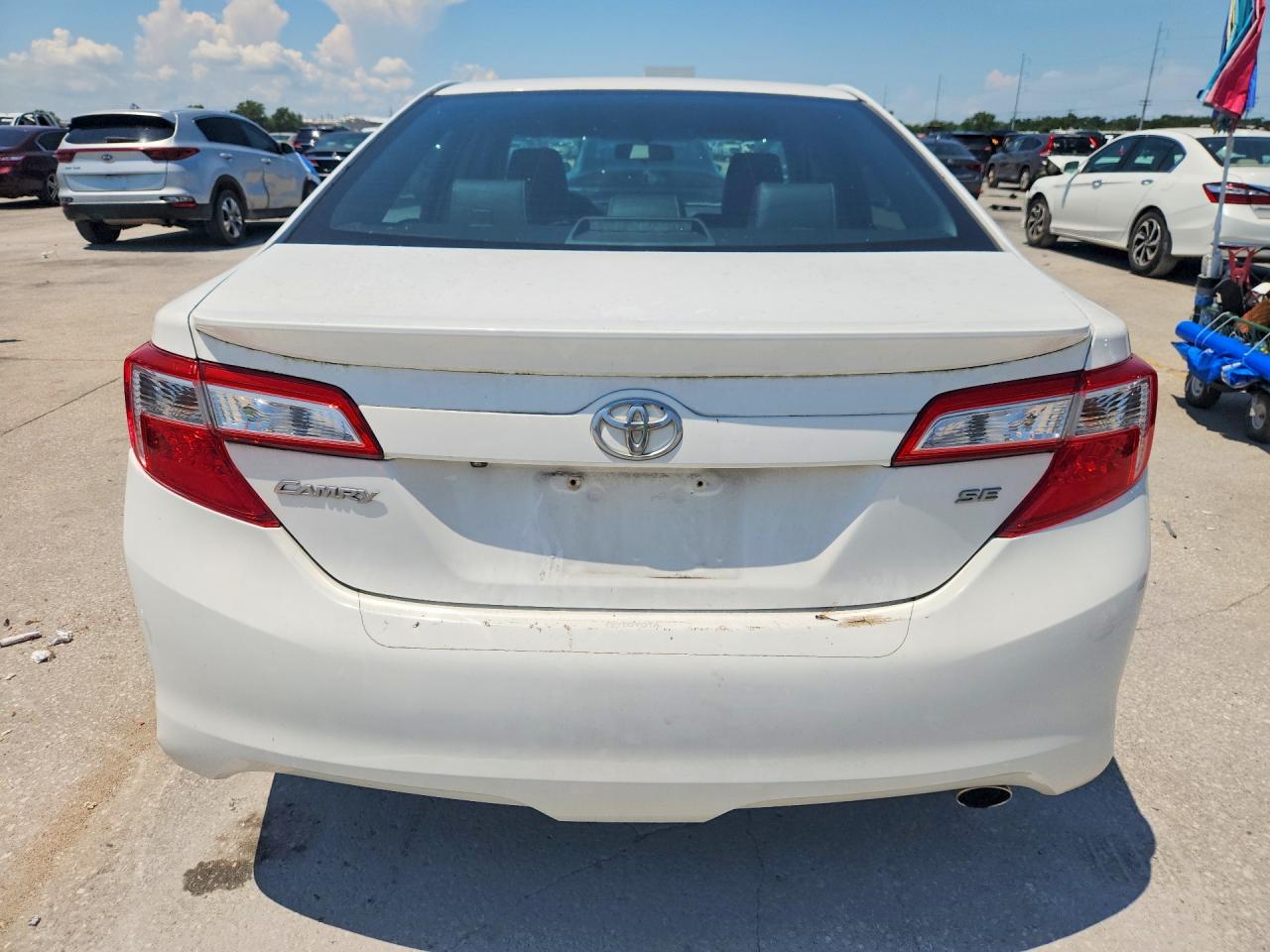 2014 Toyota Camry Se White vin: 4T1BF1FK9EU366671