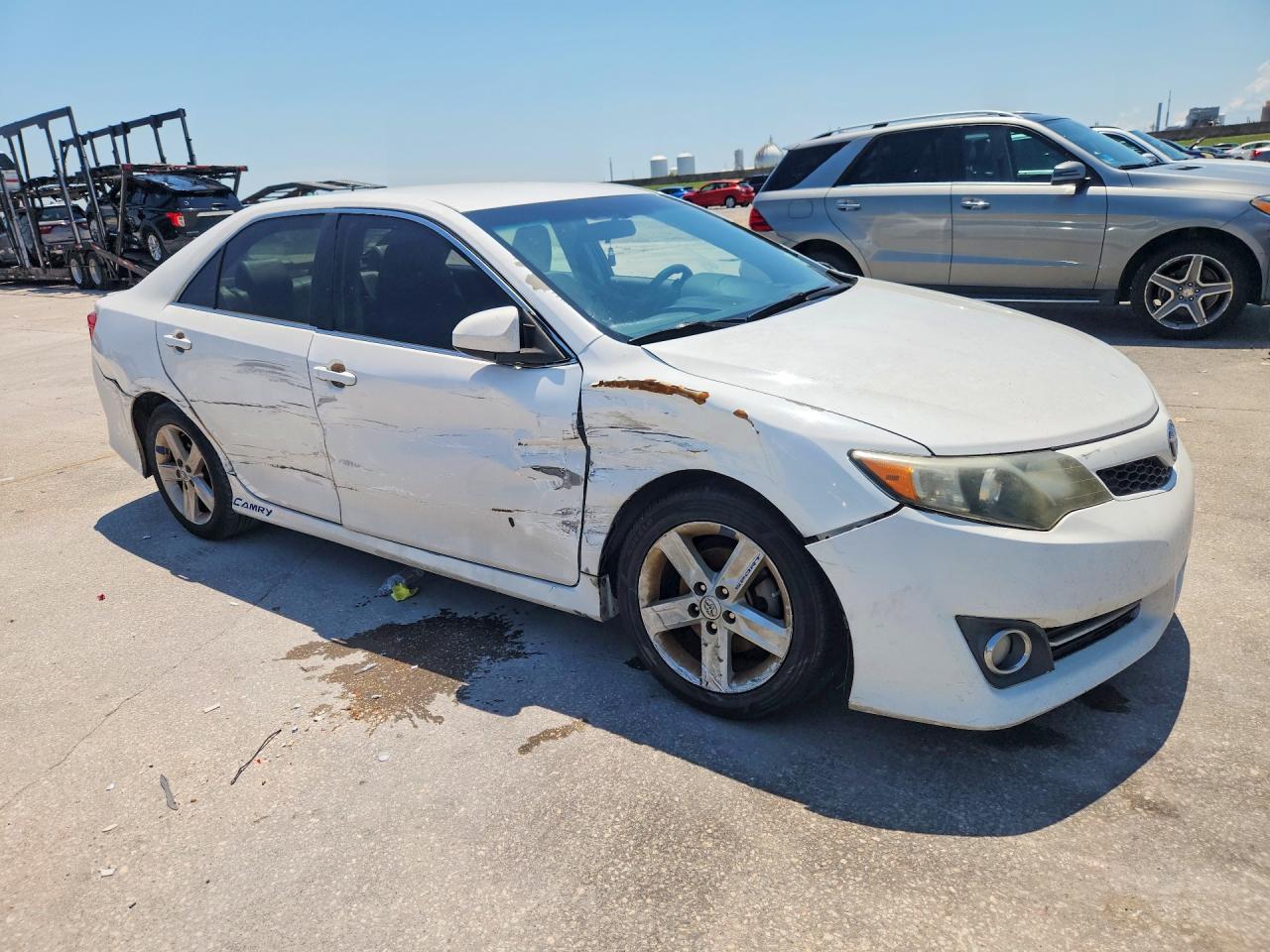 2014 Toyota Camry Se White vin: 4T1BF1FK9EU366671