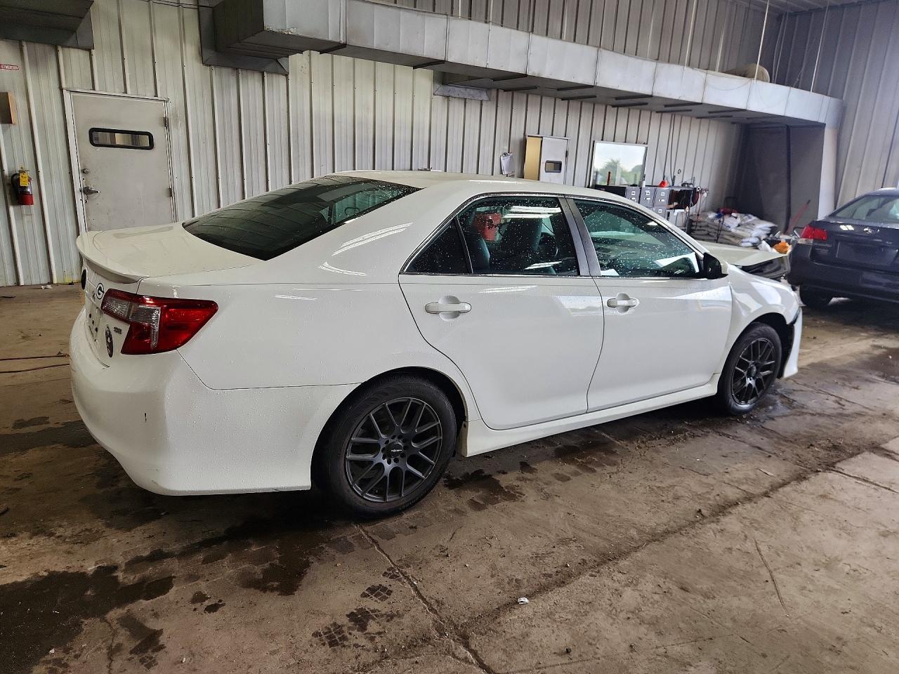 2014 Toyota Camry Se White vin: 4T1BF1FK9EU368176
