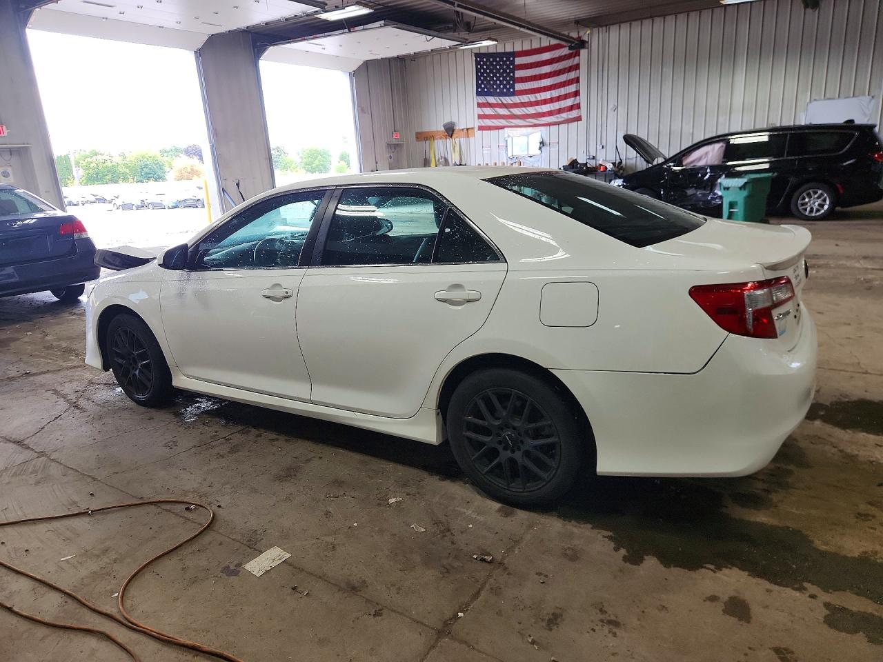 2014 Toyota Camry Se White vin: 4T1BF1FK9EU368176