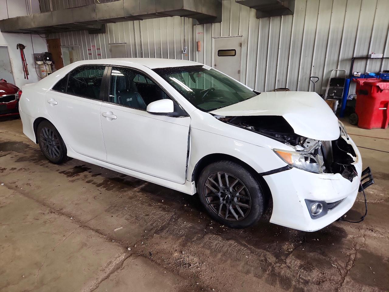 2014 Toyota Camry Se White vin: 4T1BF1FK9EU368176